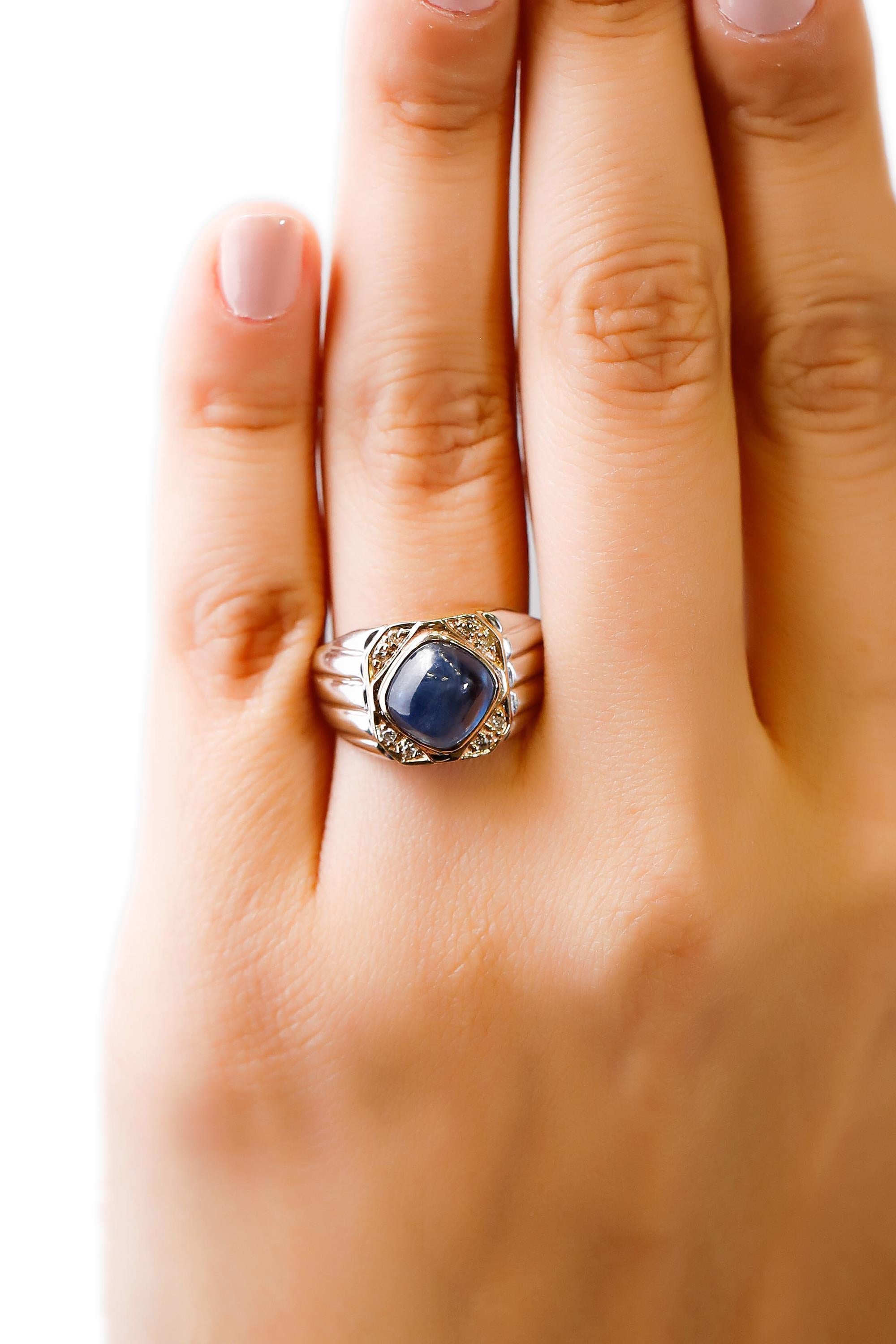 Art Deco 2 Ct Blue Sapphire 0.08 Ct Diamond 18 Kt White Gold Cocktail Cabochon Ring For Sale