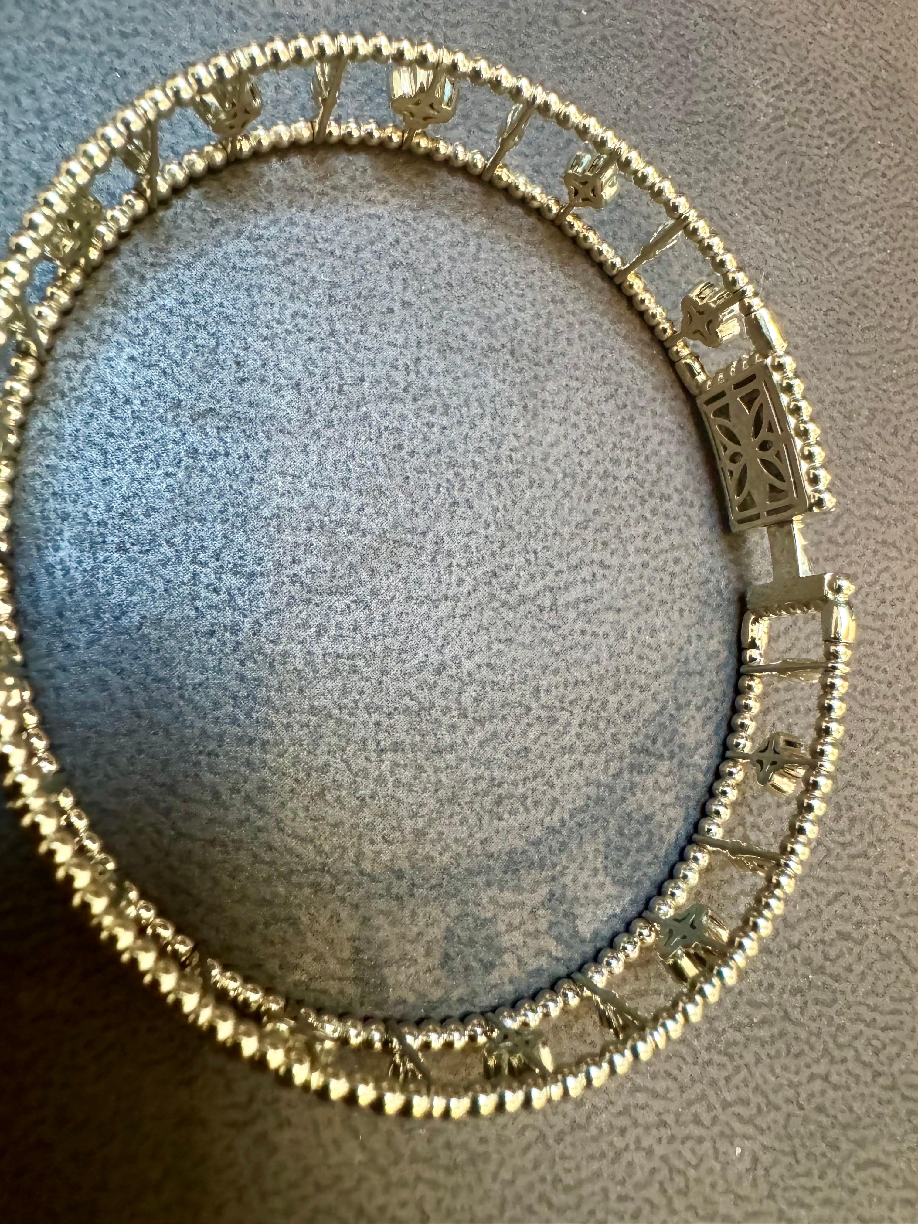 Women's 2 Ct Brilliant Cut Diamond Metro Women 14 Kt White Gold Diamond Bangle Bracelet For Sale