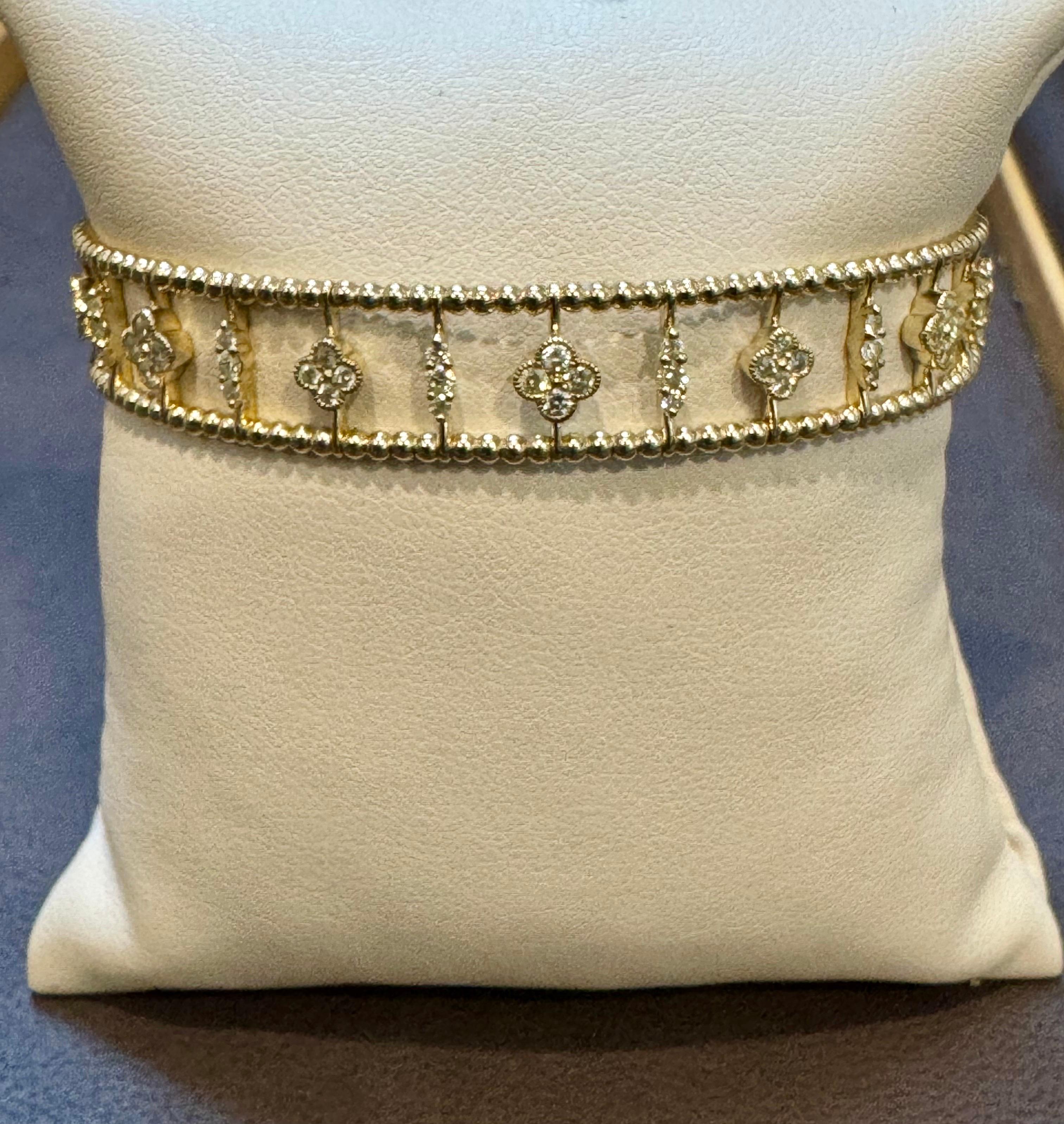 2 Ct Brilliant Cut Diamond Metro Women 14 Kt Yellow Gold Diamond Bangle Bracelet In Excellent Condition In New York, NY