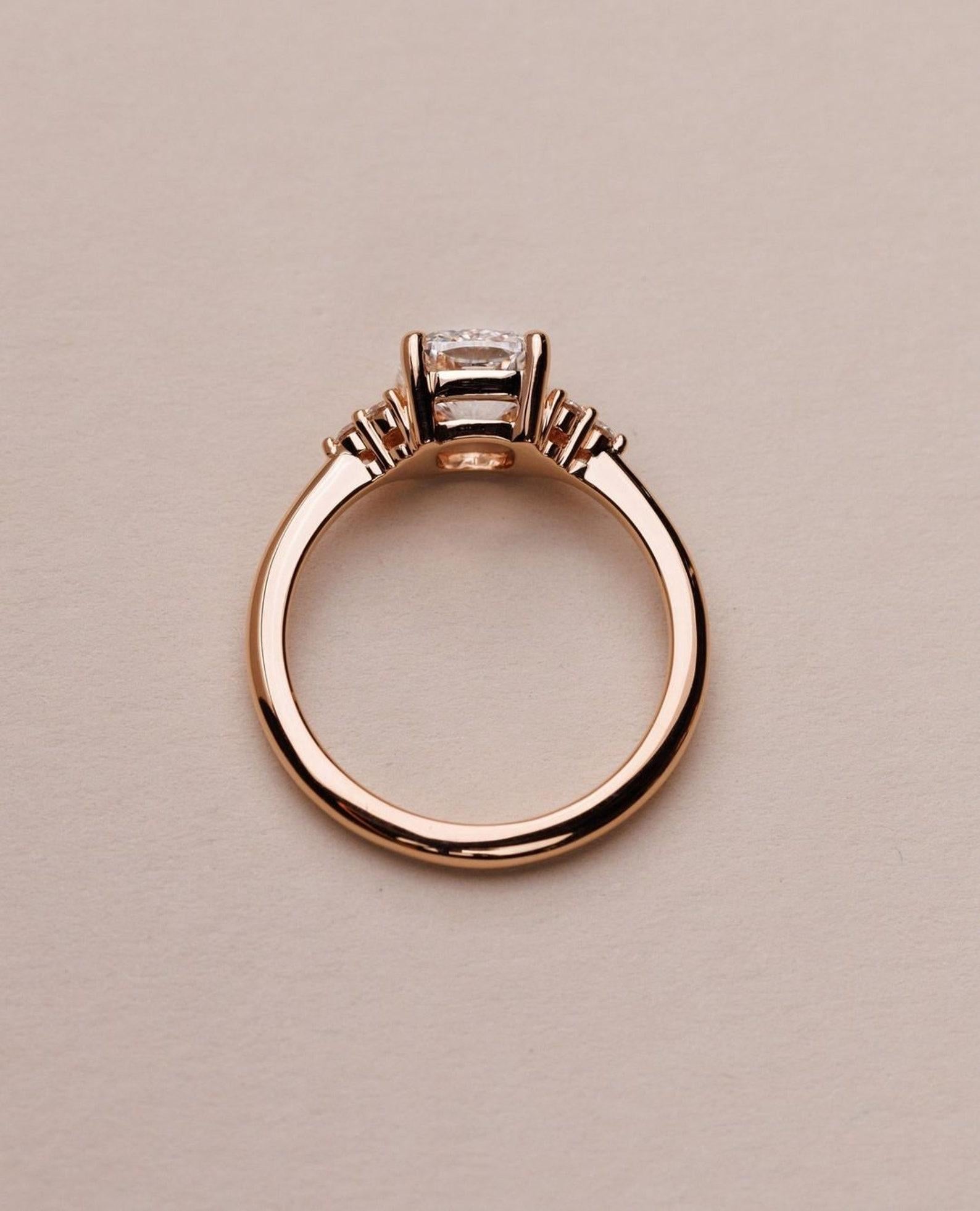 2 CT Cushion Cut Moissanite Verlobungsring 925 Sterling Silber Geschenk für Sie. im Zustand „Neu“ in Chicago, IL