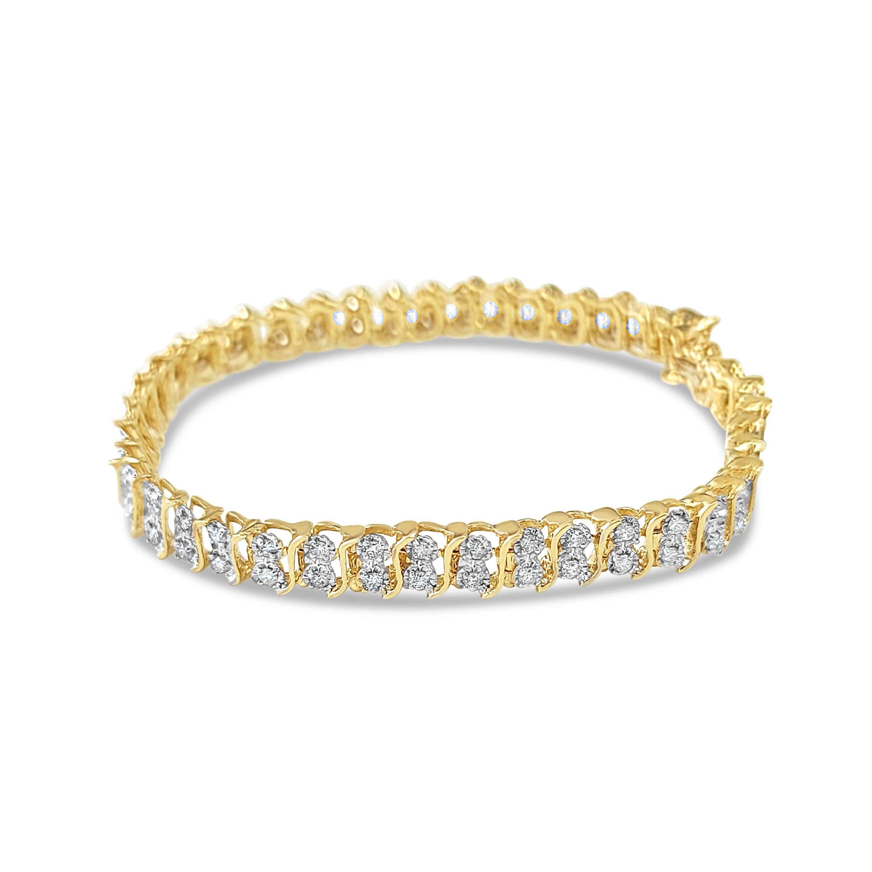 ♥ Tennis Bracelet Description ♥

Pierre principale : Diamant
Approx. Poids en carats : 2.00cttw
Clarté du diamant : SI1/SI2
Couleur du diamant : H/I
Taille du diamant : Rond
Type de métal : Or jaune 14K
Métal Poids : 13 grammes
Largeur : 7