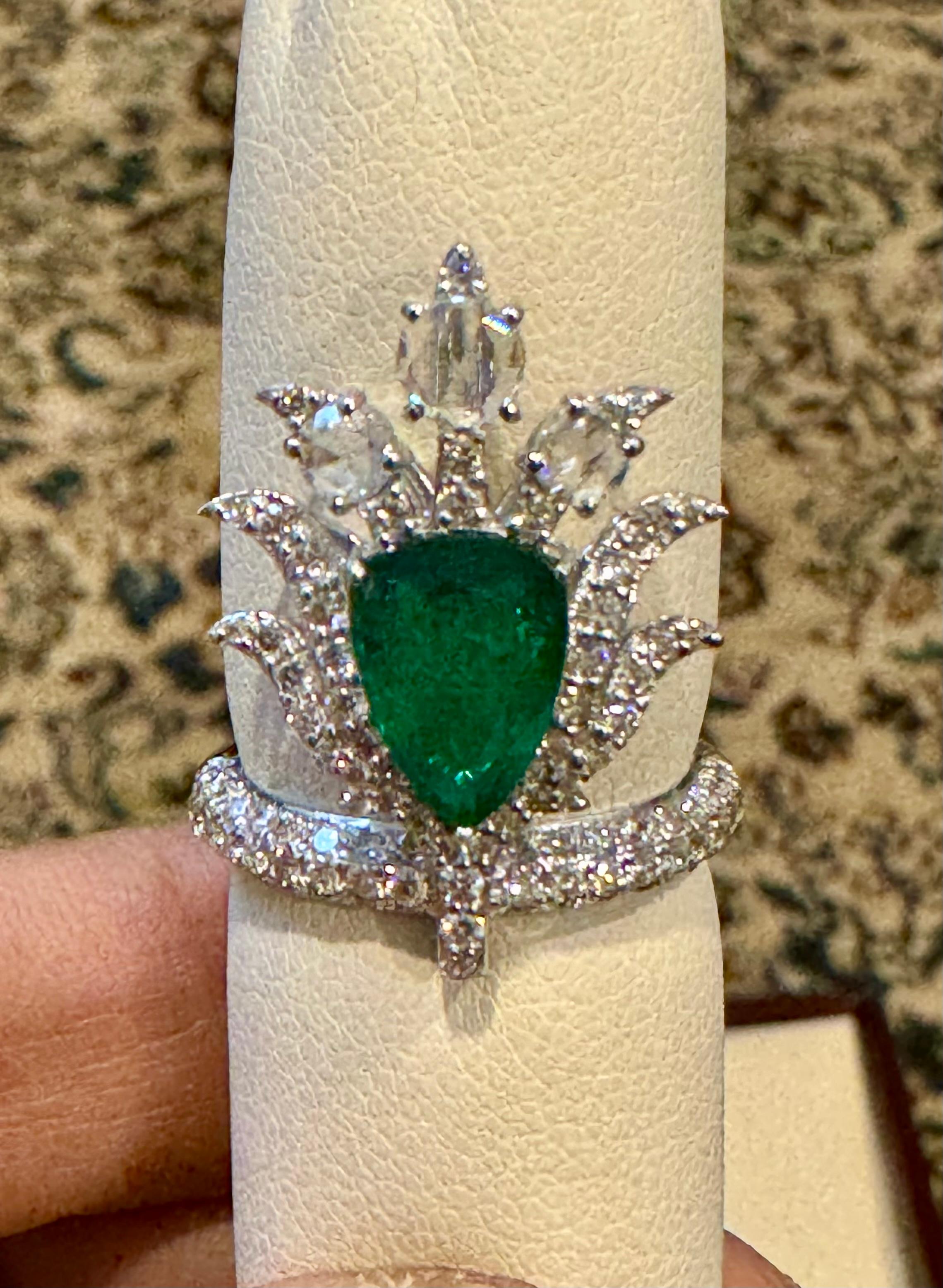 Women's 2 Ct Finest Zambian Pear Emerald & 2 Ct Diamond Ring in 18 Kt Gold Size 7 For Sale