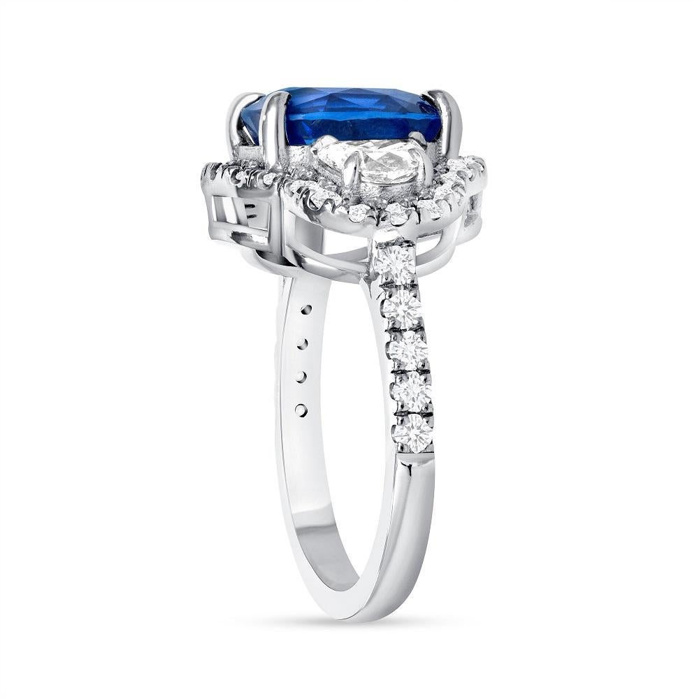 Im Angebot: 2 Ct. Ring mit natürlichem Saphir mit 1,25 Karat Halbmond und Diamant im Rundschliff an der Seite () 3