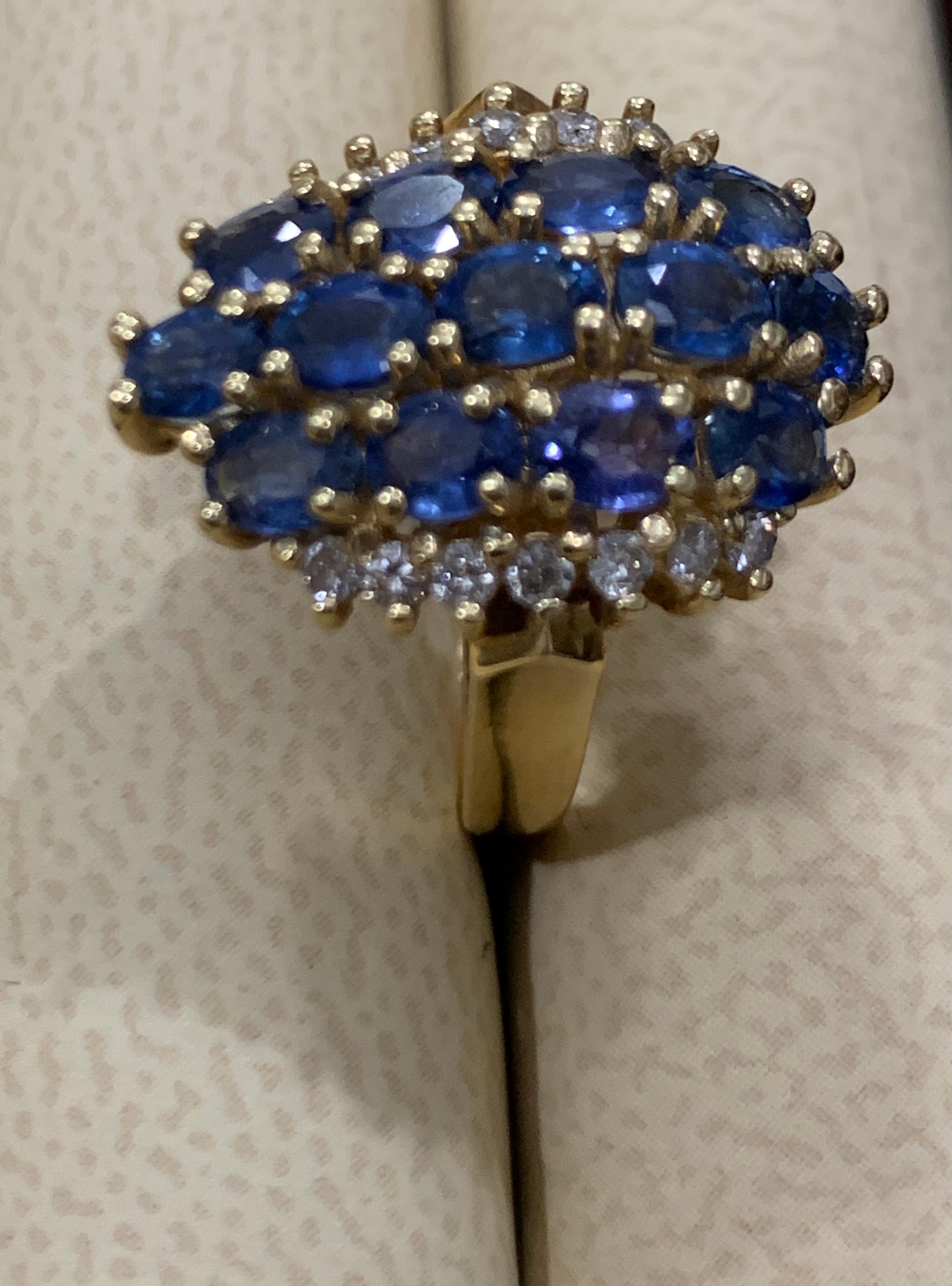 2 Karat Ovaler blauer Saphir und Diamant-Cocktailring aus 14 Karat Gold Estate 7