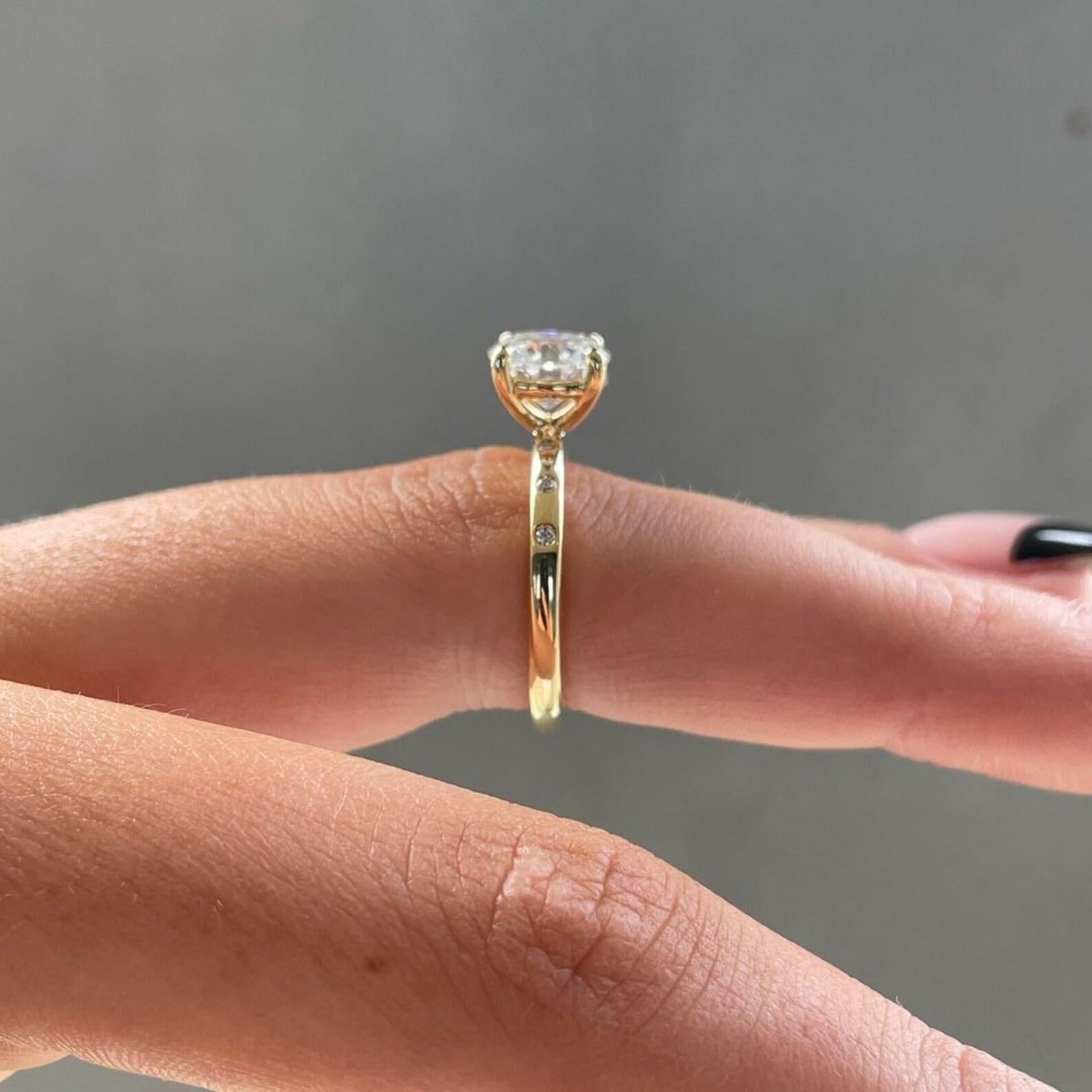 2 Karat Rundschliff Moissanit Verlobungsring 925 Sterlingsilber Solitär Ring.

A P P R O X T I M E

Alle Artikel werden auf Bestellung gefertigt. Unsere ungefähre Lieferzeit beträgt 6 bis 10 Werktage. Dies kann sich in der Hochsaison