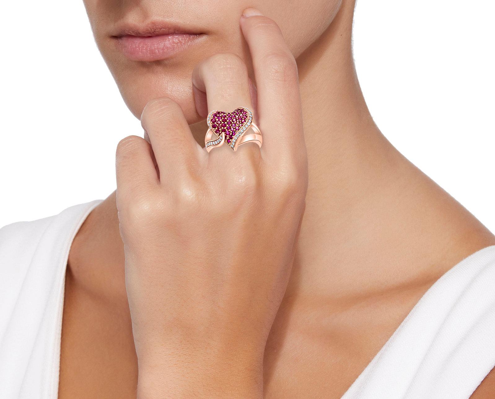 2 Carat Ruby and 0.75 Carat Diamond 18 Karat Rose Gold Heart Shape Ring For Sale 5