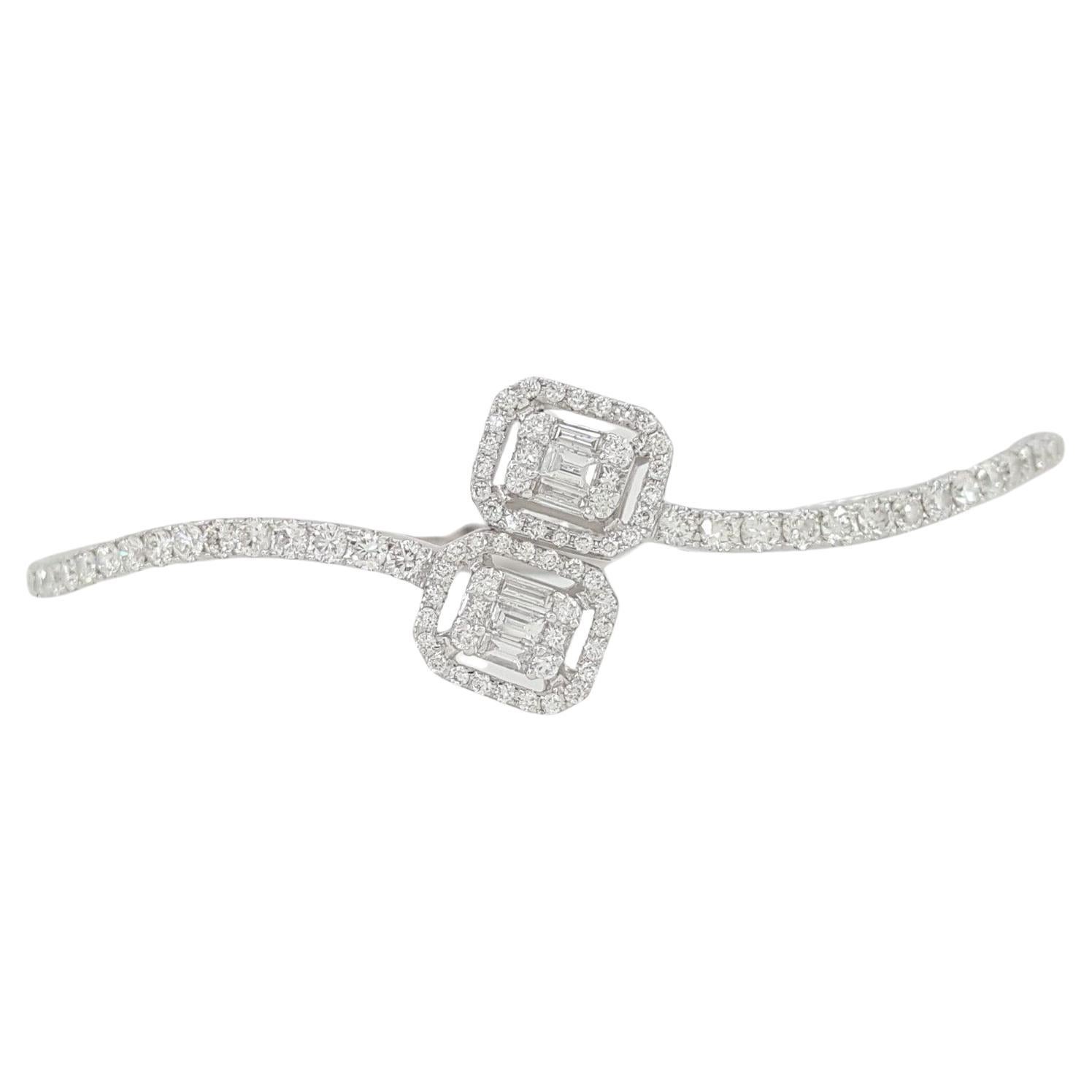 Bracelet en or 18 carats avec 2 carats de diamants taille émeraude et taille ronde brillants en vente
