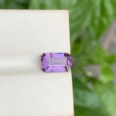 Pietra preziosa da 2 carati, spinello dal colore naturale lavanda con sfumature viola lillacee, taglio smeraldo