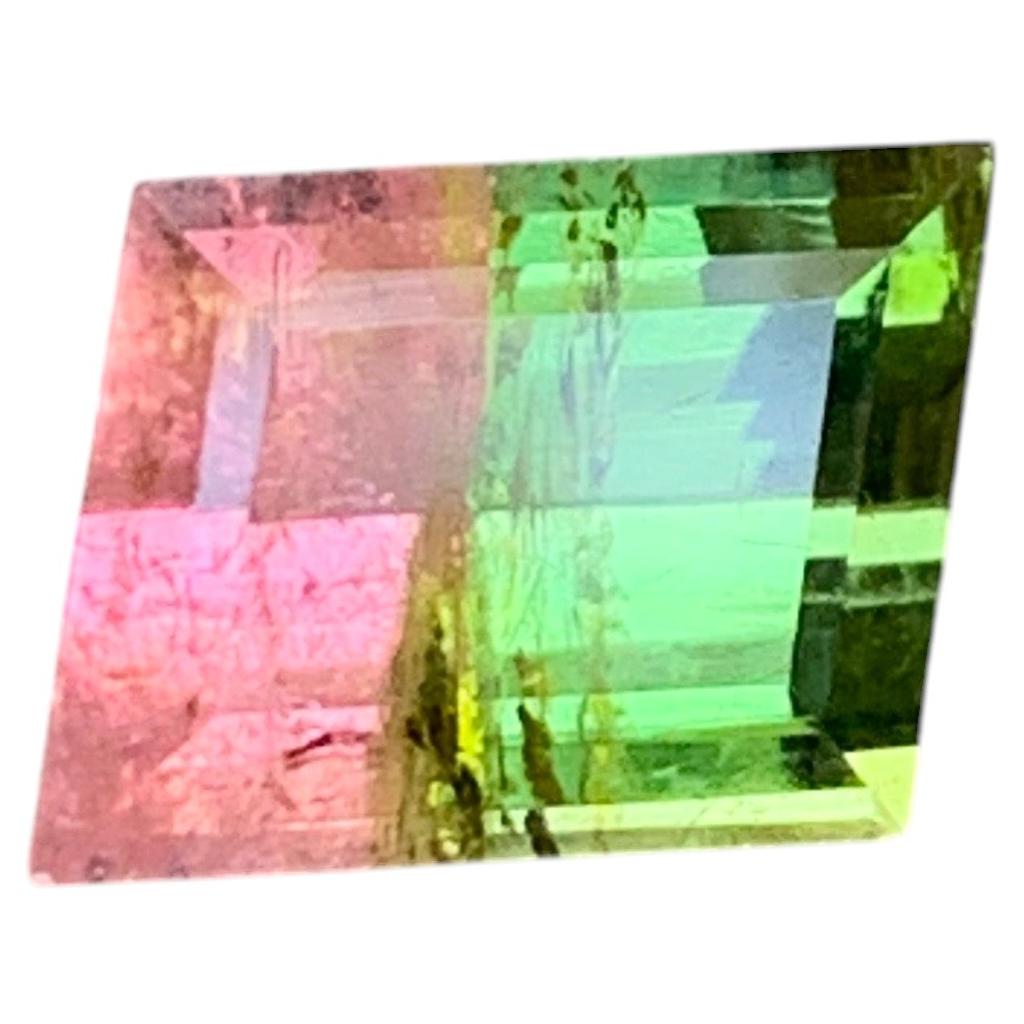 2 Cts Watermelon Tourmaline Trapezoid Cut Pink Green Gemstone for Jewellery 7 mm For Sale