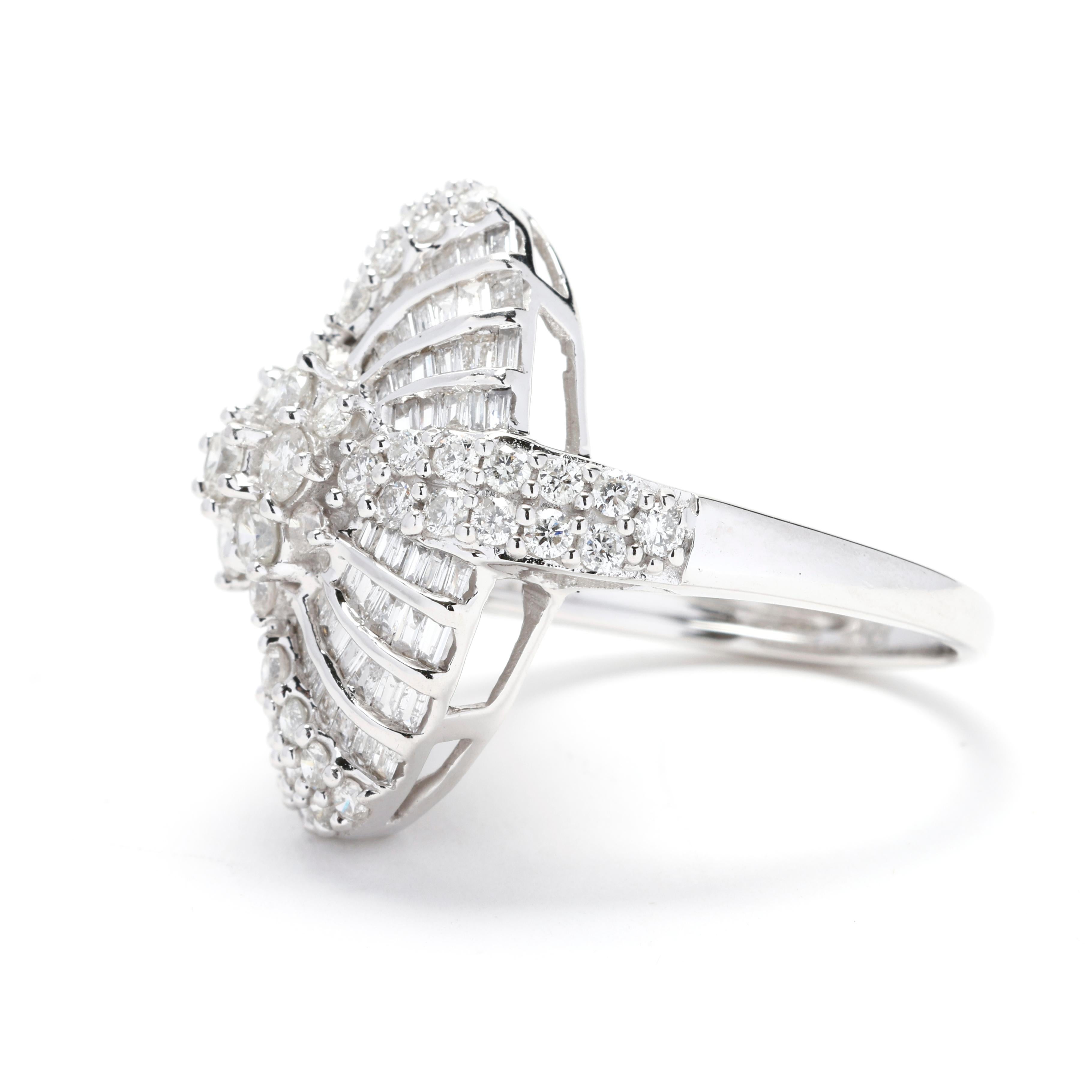 2 ctw Diamant Großer Cluster-Ring, 14k Weißgold, Ring Größe 6 im Zustand „Gut“ im Angebot in McLeansville, NC