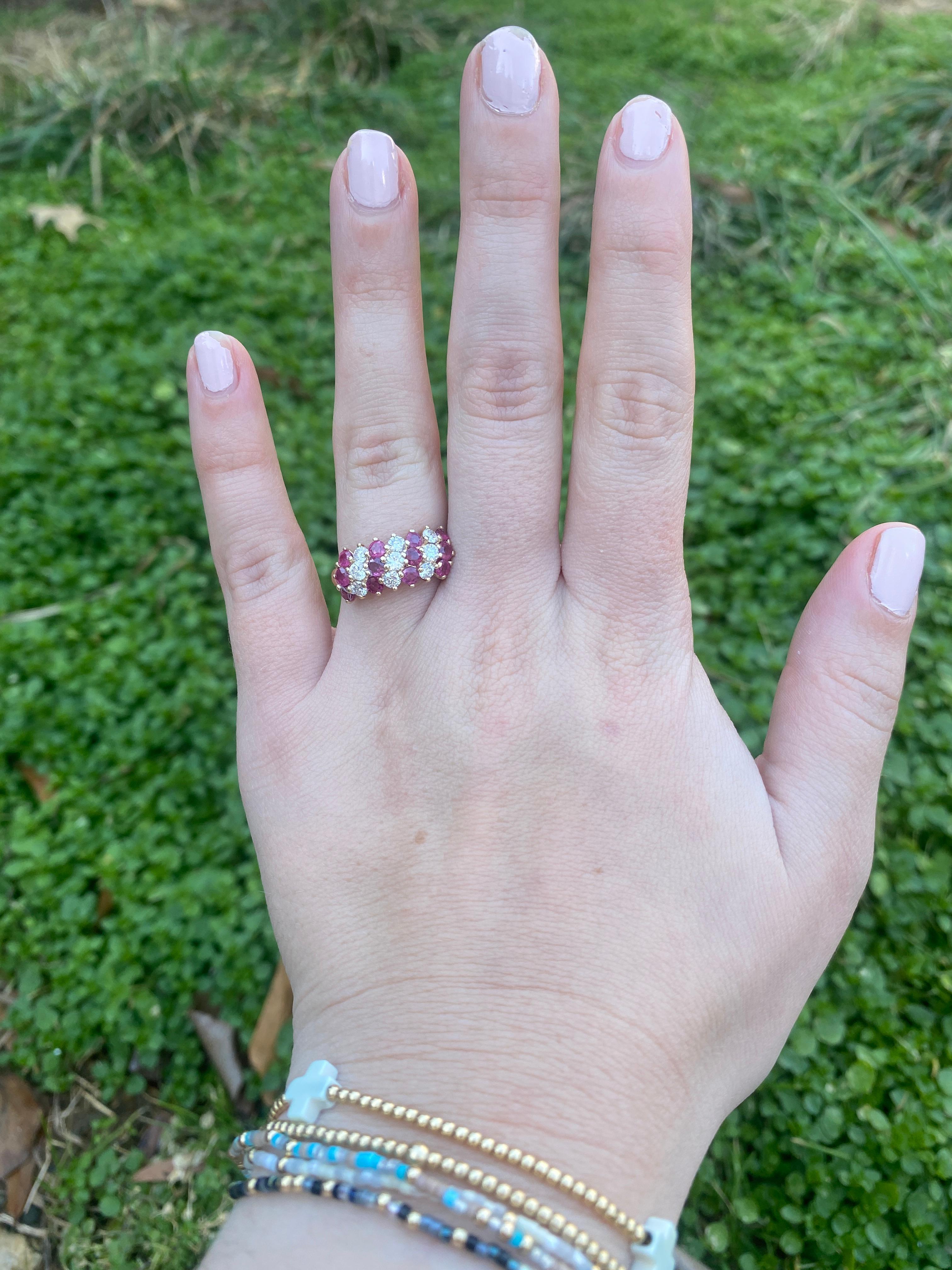 Bague à grappes de rubis et diamants 2 carats, or jaune 14 carats, taille de bague 6,25 en vente 1