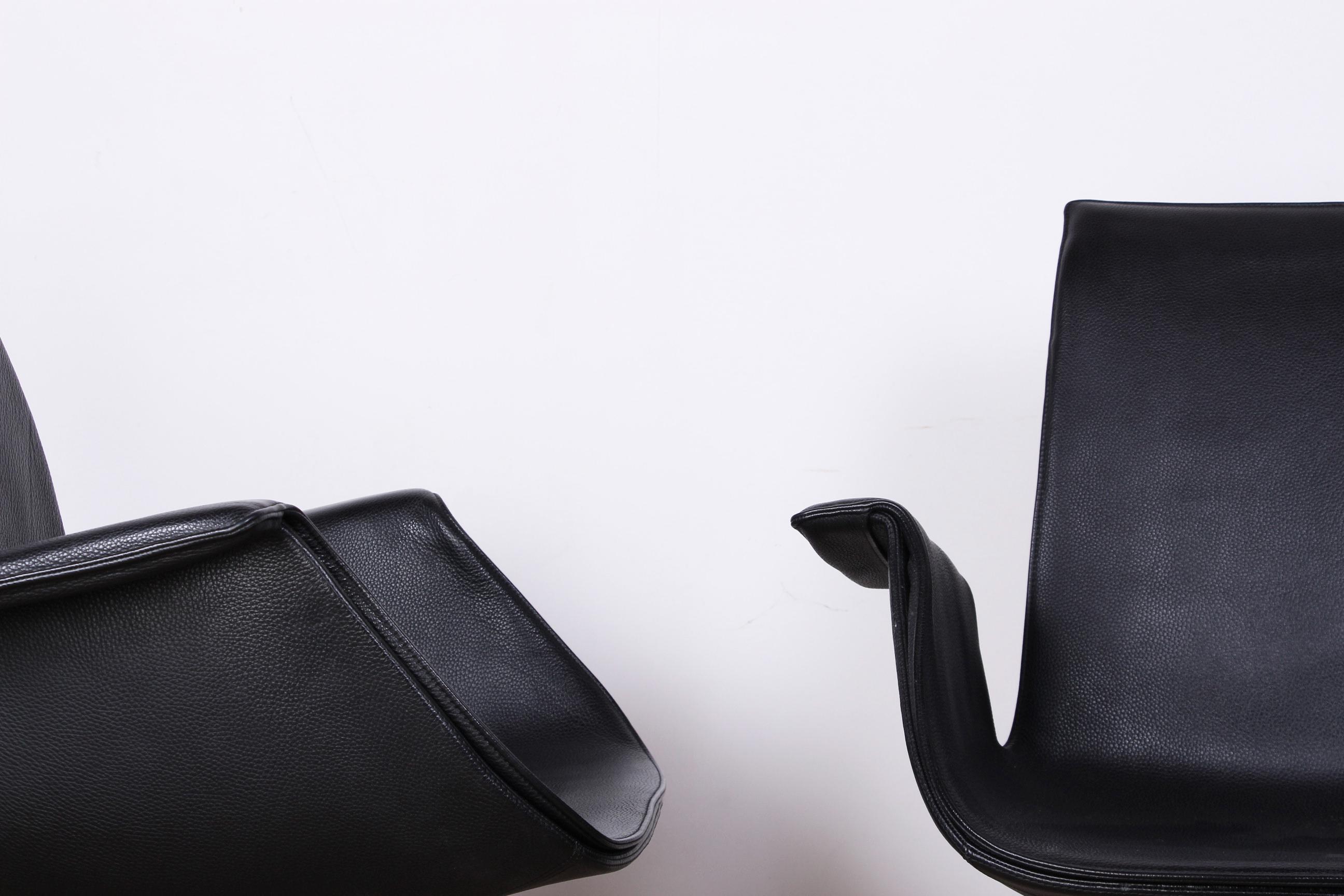 XXIe siècle et contemporain 2 fauteuils de bureau danois, cuir et acier, chaise Tulip de Fabricius & Kalsthom. en vente