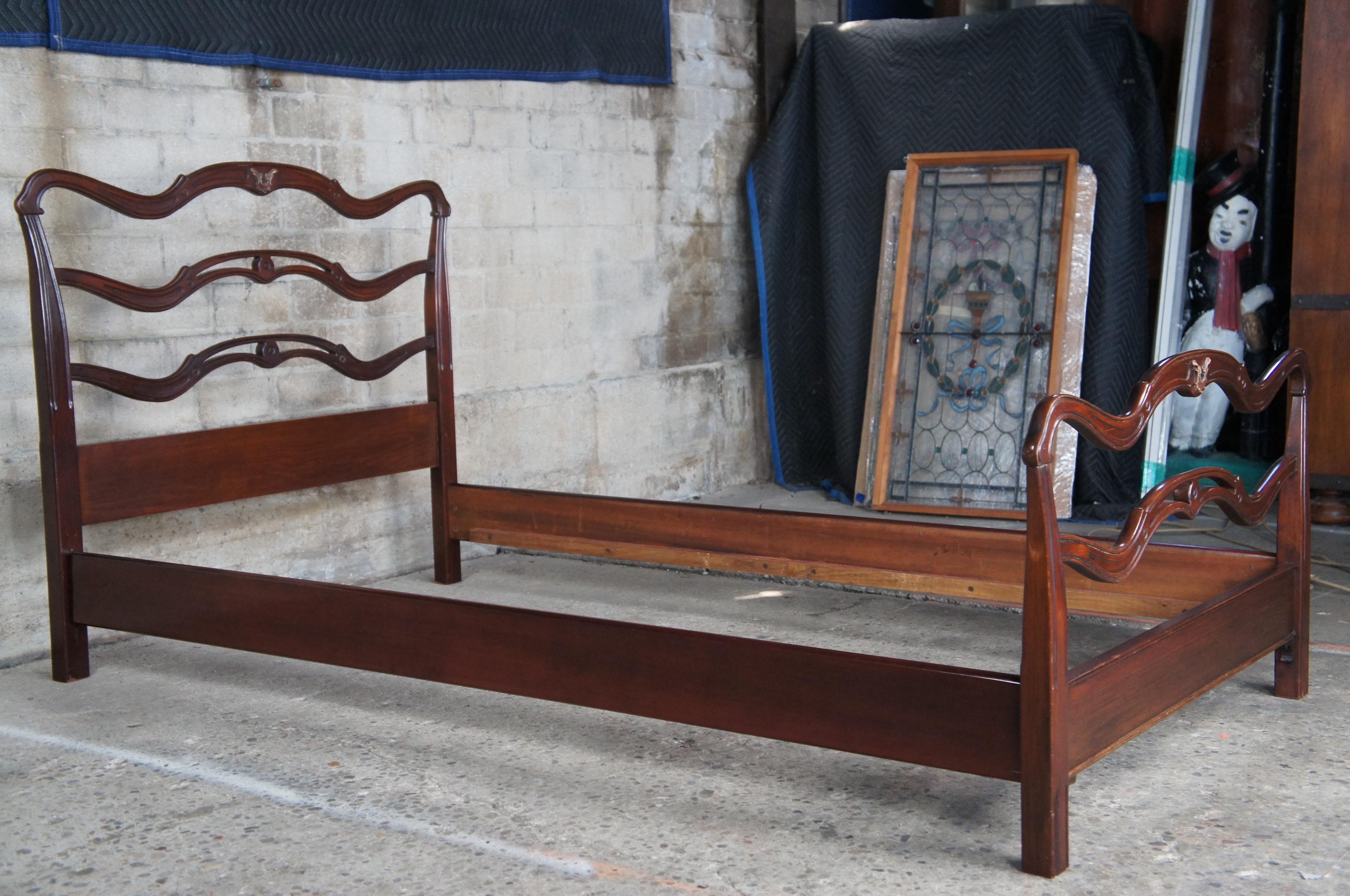 2 Davis Cabinet Co Chippendale Style Mahogany Ladder Ribbon Back Twin Size Beds 1