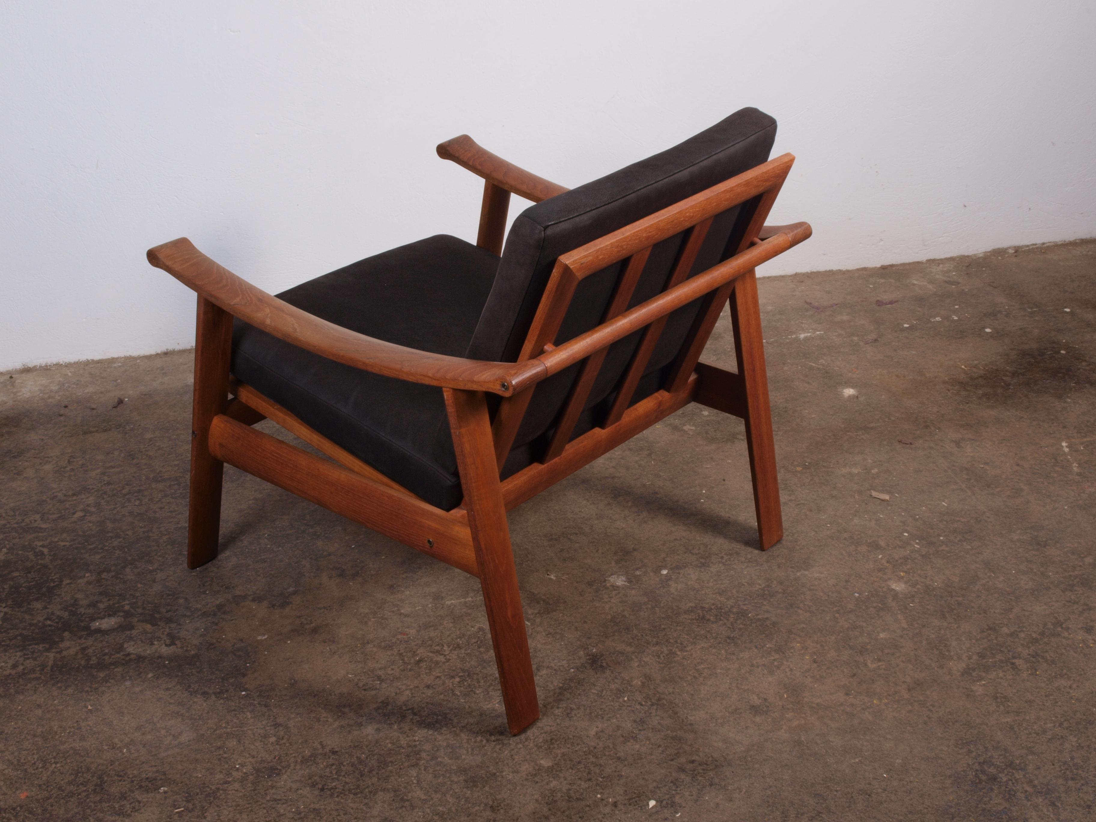 2 Design Mid-Century Lounge Chairs in Teak from Denmark For Sale 11