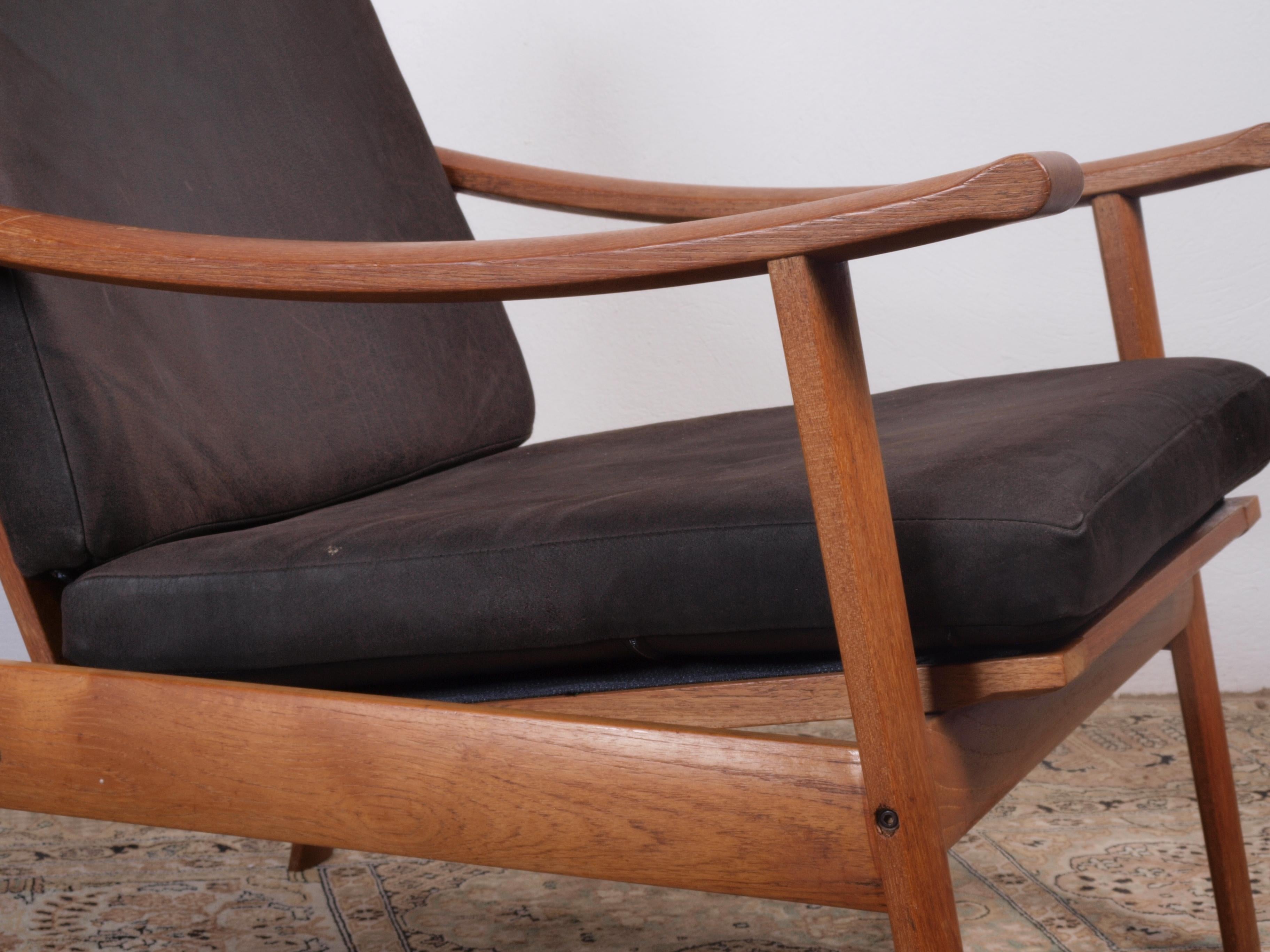 Mid-20th Century 2 Design Mid-Century Lounge Chairs in Teak from Denmark For Sale