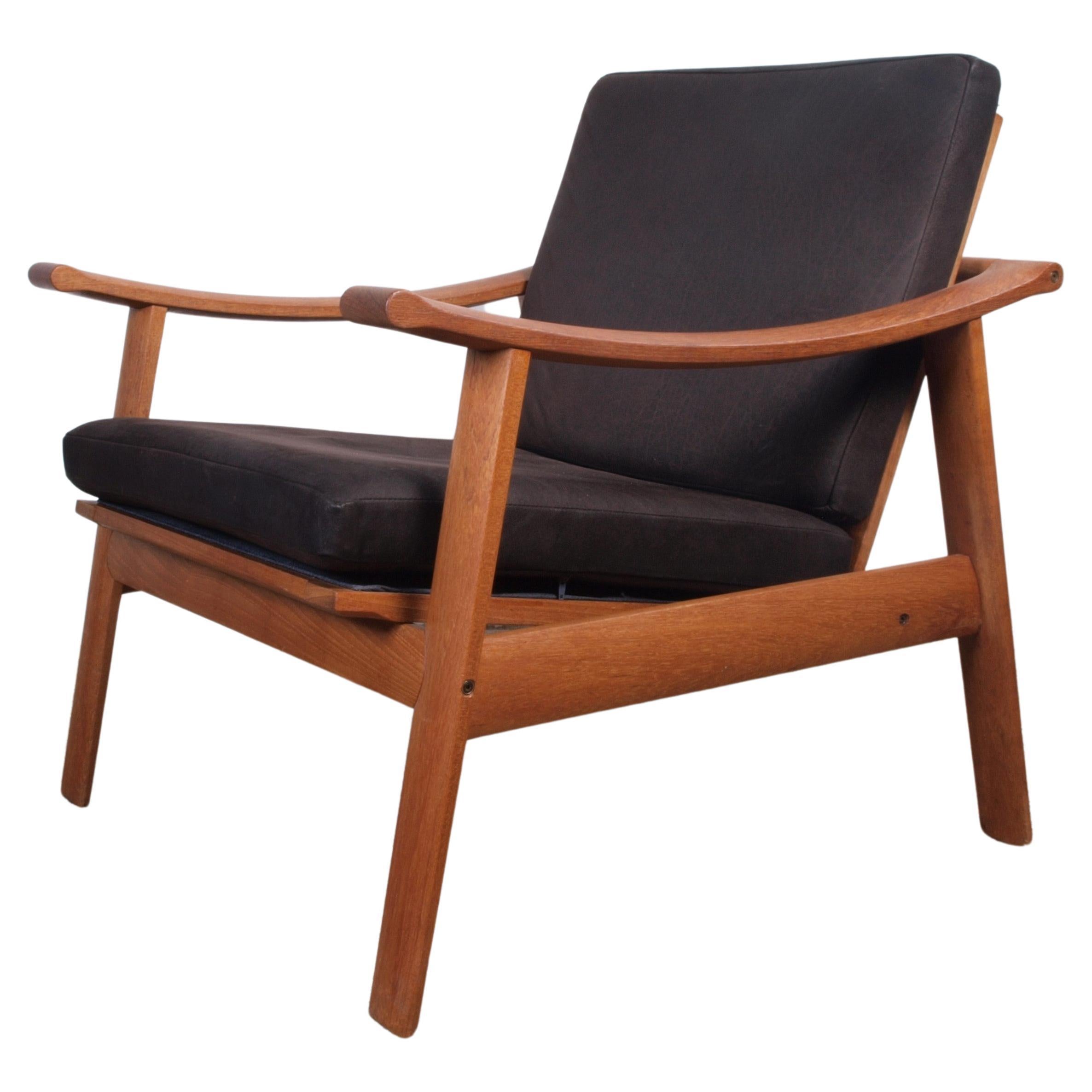 2 Design Mid-Century Lounge Chairs in Teak from Denmark For Sale