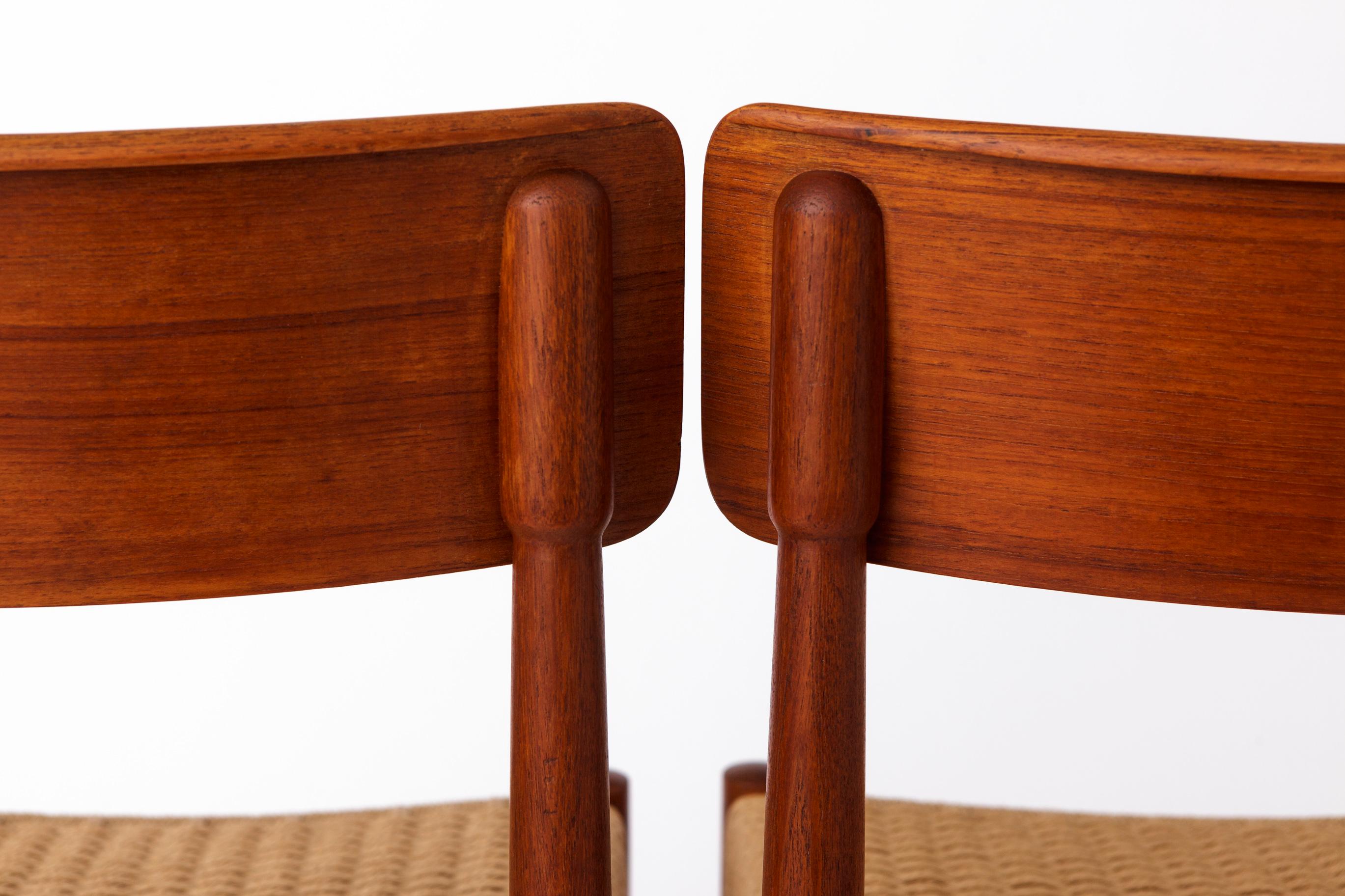 2 Chaises de salle à manger 1960s - Danois, Teck, sièges Papercord en vente 4
