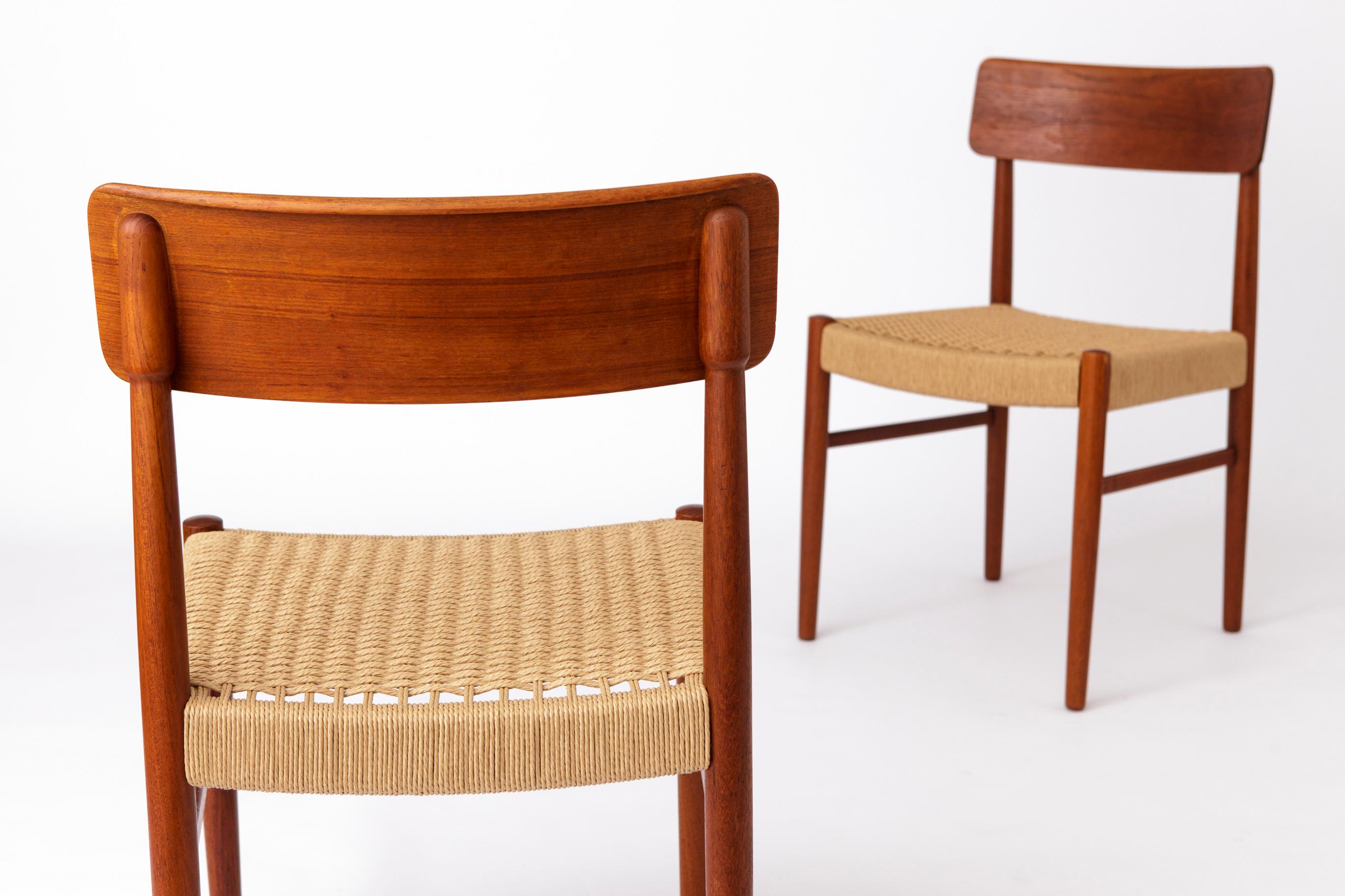 2 Chaises de salle à manger 1960s - Danois, Teck, sièges Papercord Bon état - En vente à Hannover, DE