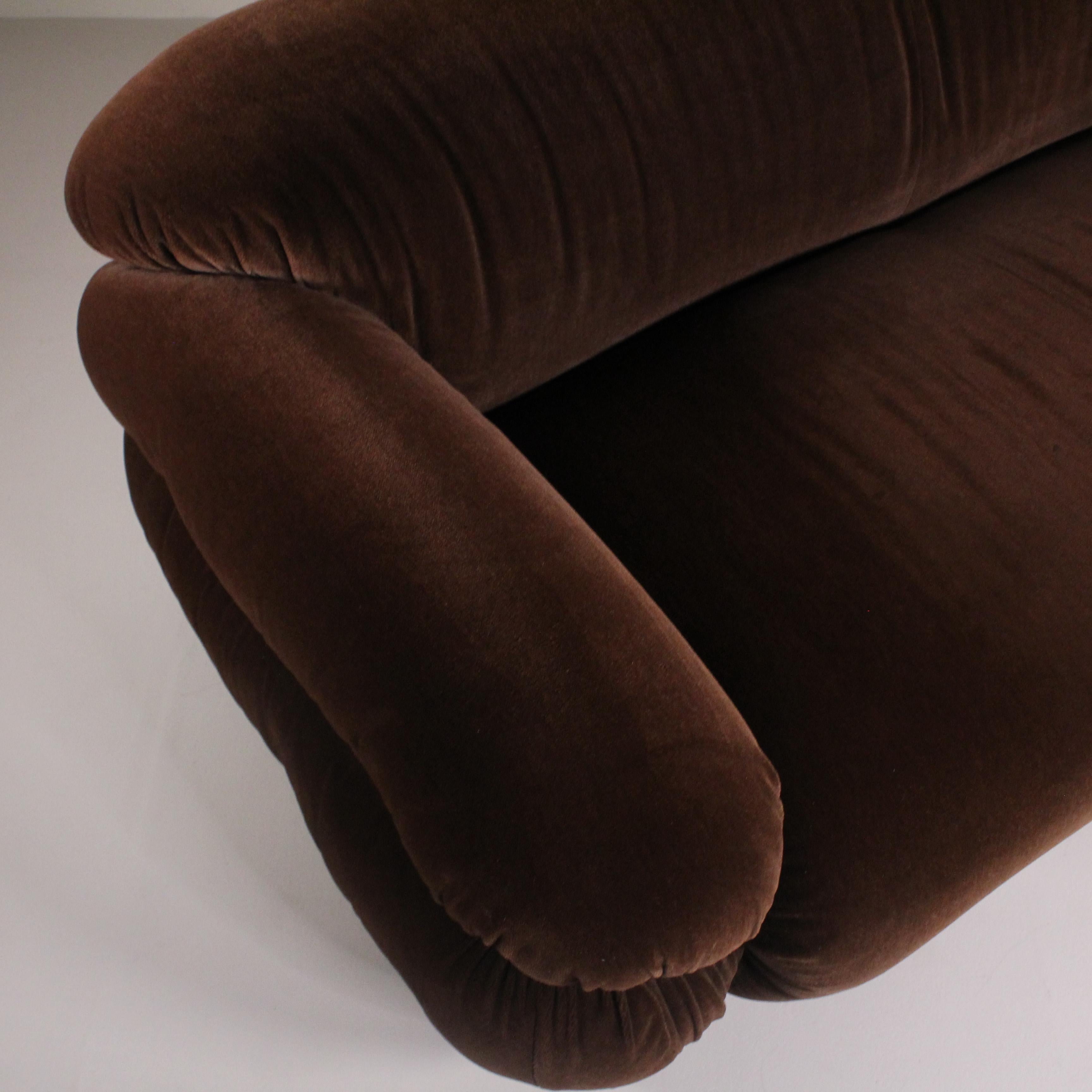 2 Sesann sofas Gianfranco Frattini Cassina 5