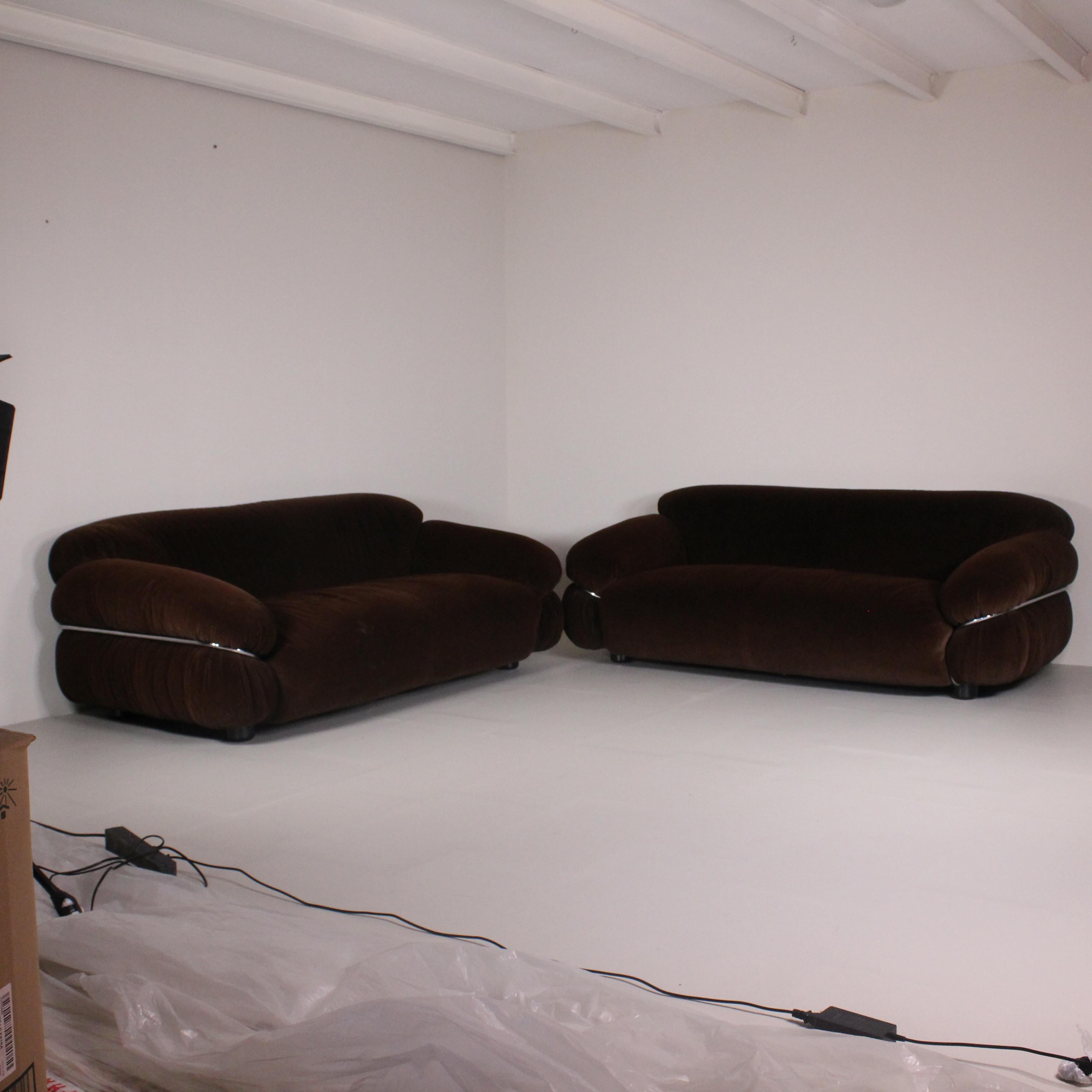 Modern 2 Sesann sofas Gianfranco Frattini Cassina