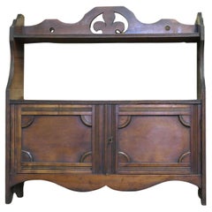 2-türiger Art Deco Design Wandschrank mit Regal  Ein tolles kleines Stück