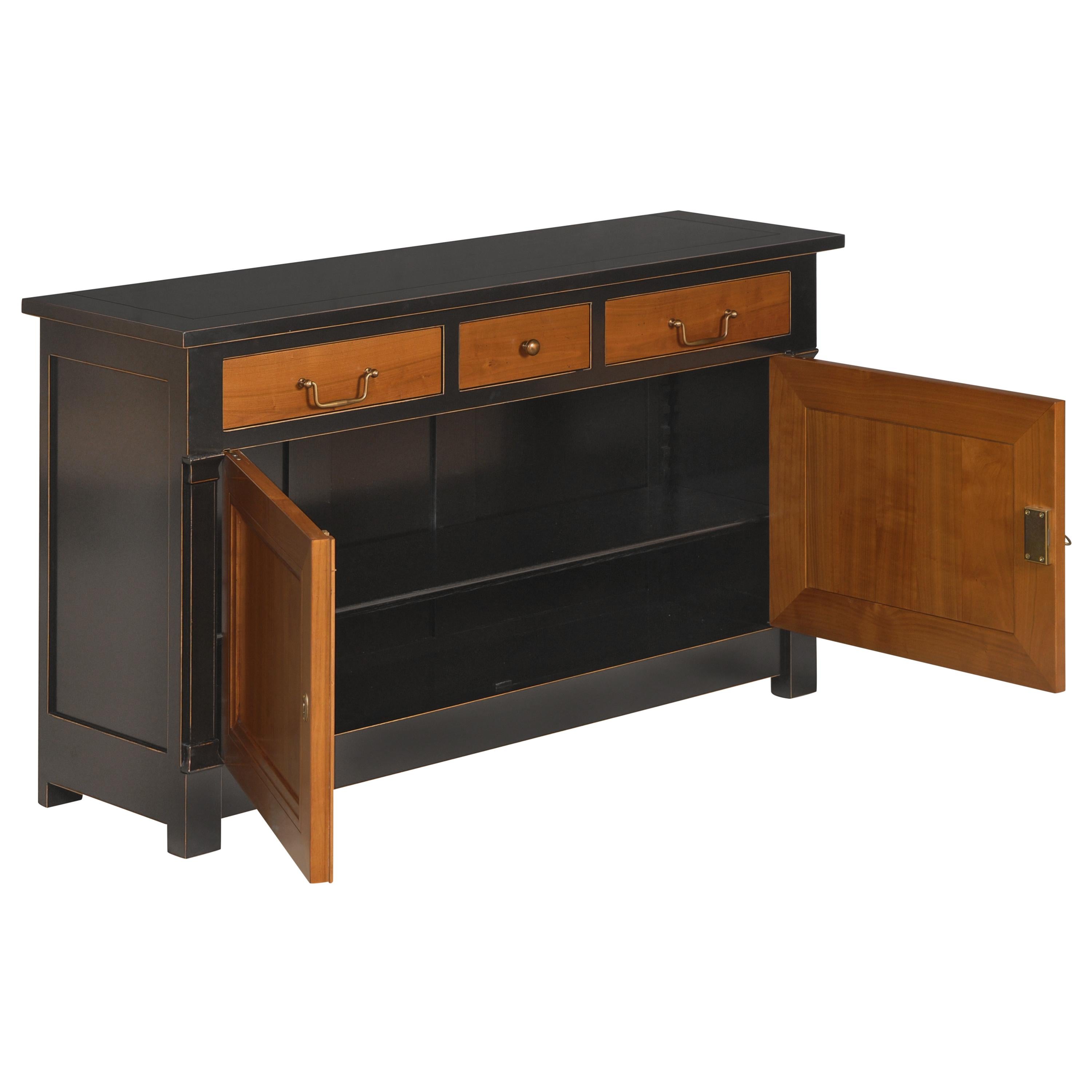 French Provincial Handcrafted 2-Türer Schrank oder 