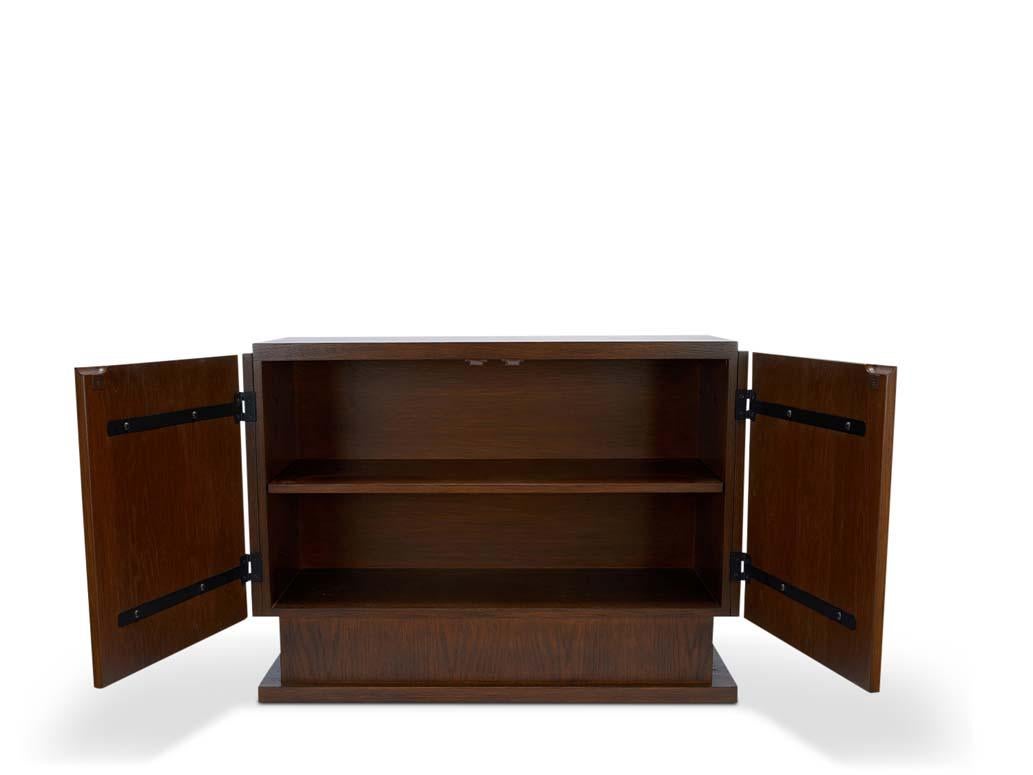 Américain Cabinet Ojai à 2 portes par Lawson-Fenning en vente