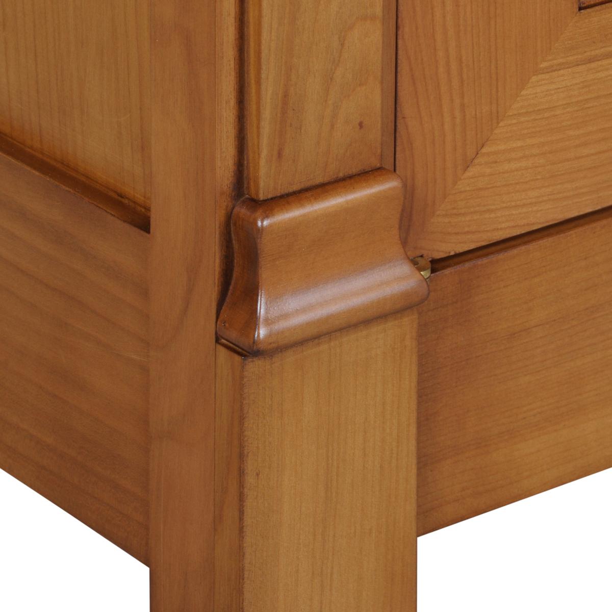 XXI secolo e contemporaneo Buffet a 2 ante in legno massiccio di ciliegio, realizzato a mano in stile provinciale francese. in vendita