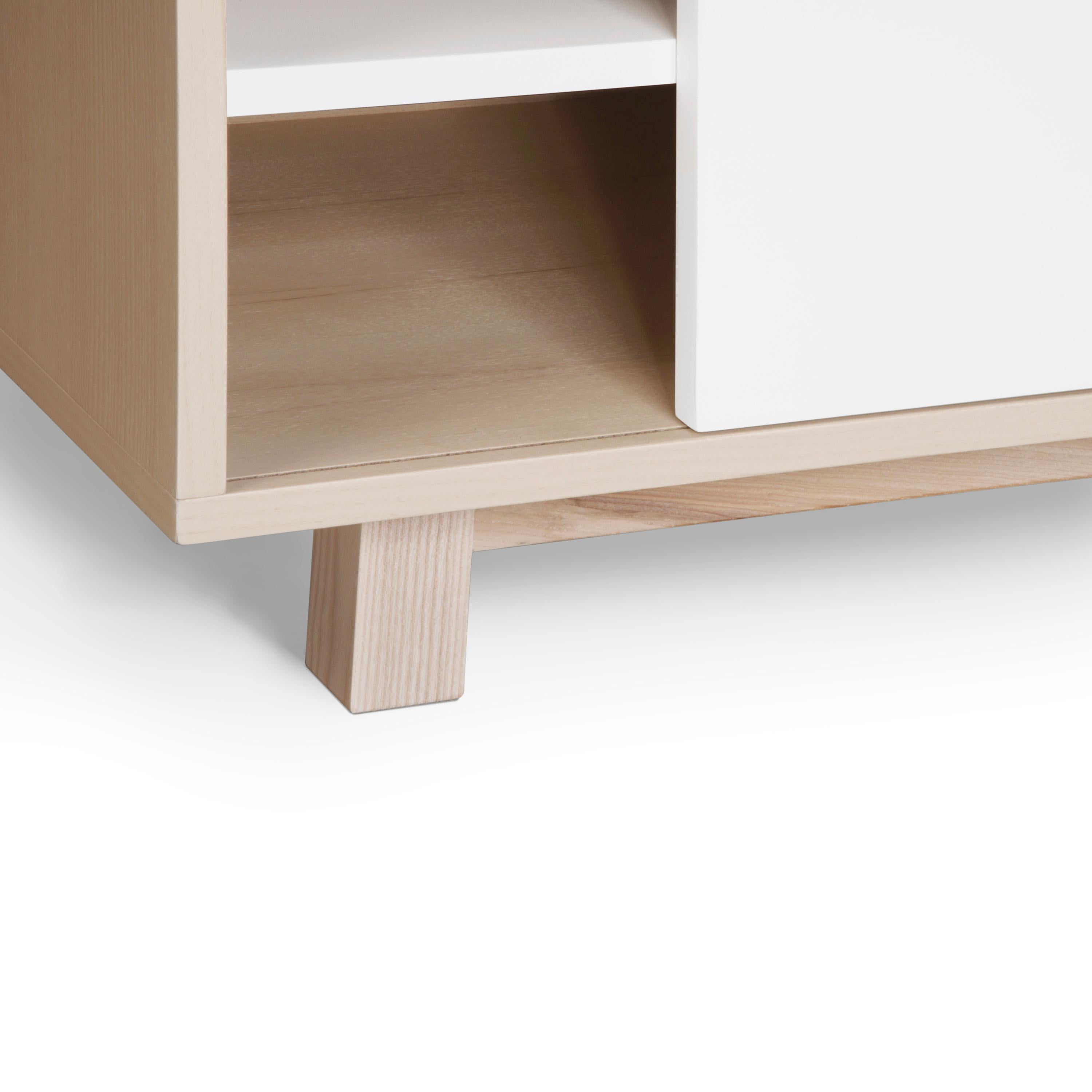 Scandinavian Modern French handcrafted white wooden 2-Door TV cabinet, design by Eric Gizard, Paris For Sale