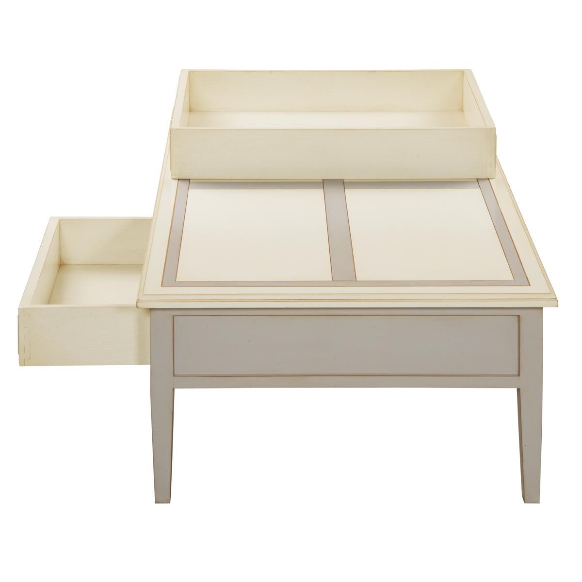 Francese Tavolino a 2 cassetti in legno massiccio di ciliegio, laccato bianco-crema e grigio in vendita