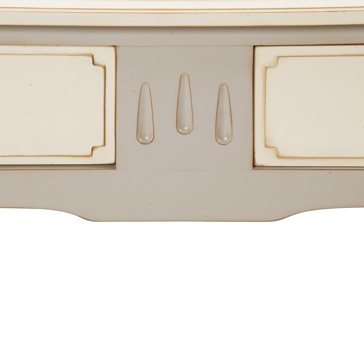 XXI secolo e contemporaneo Tavolino a 2 cassetti in legno massiccio di ciliegio, laccato bianco-crema e grigio in vendita