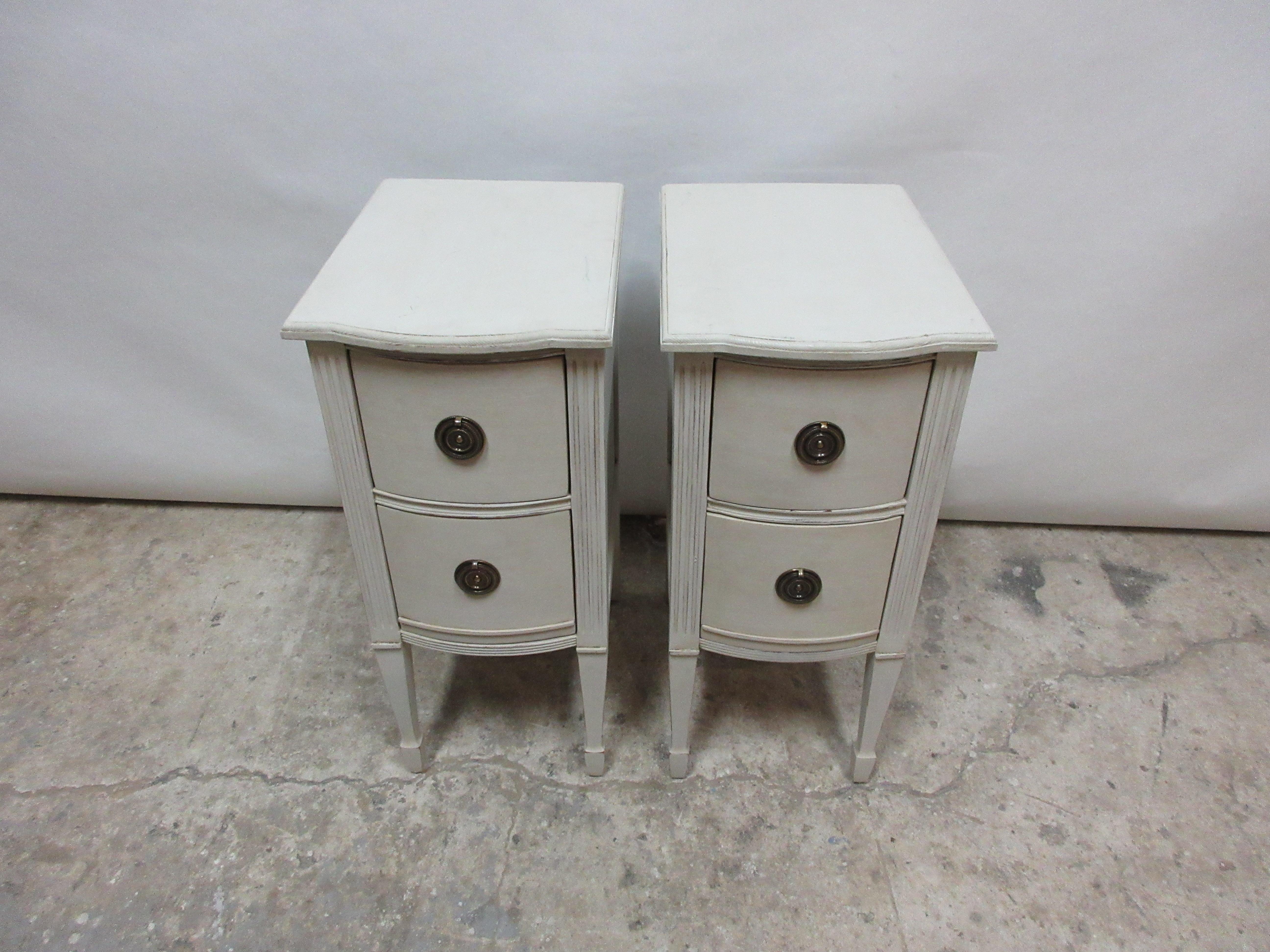 This is a set of 2-drawer Gustavian Style nightstands they been restored and repainted with milk paints 