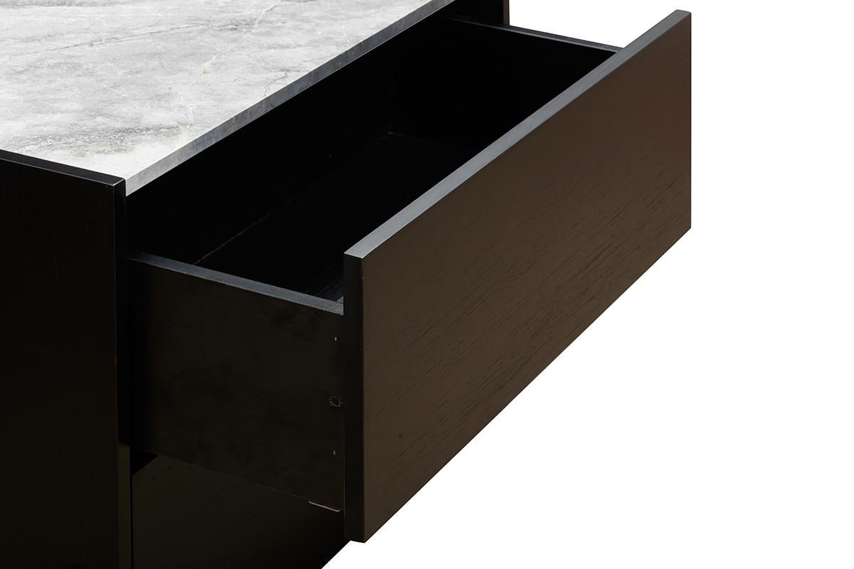 Nachttisch mit 2 Schubladen: Schwarze aus Eiche – graue Steinplatte (Vietnamesisch) im Angebot