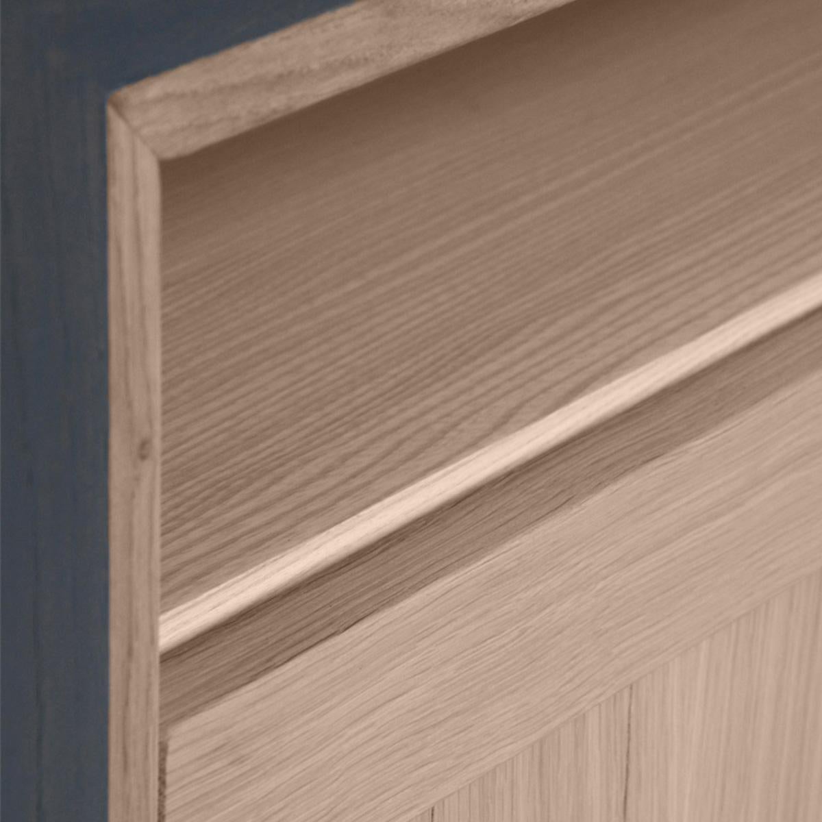 Chêne Meuble TV 2 tiroirs en Oak, vernis naturel & teinté gris, design C. Lecomte en vente