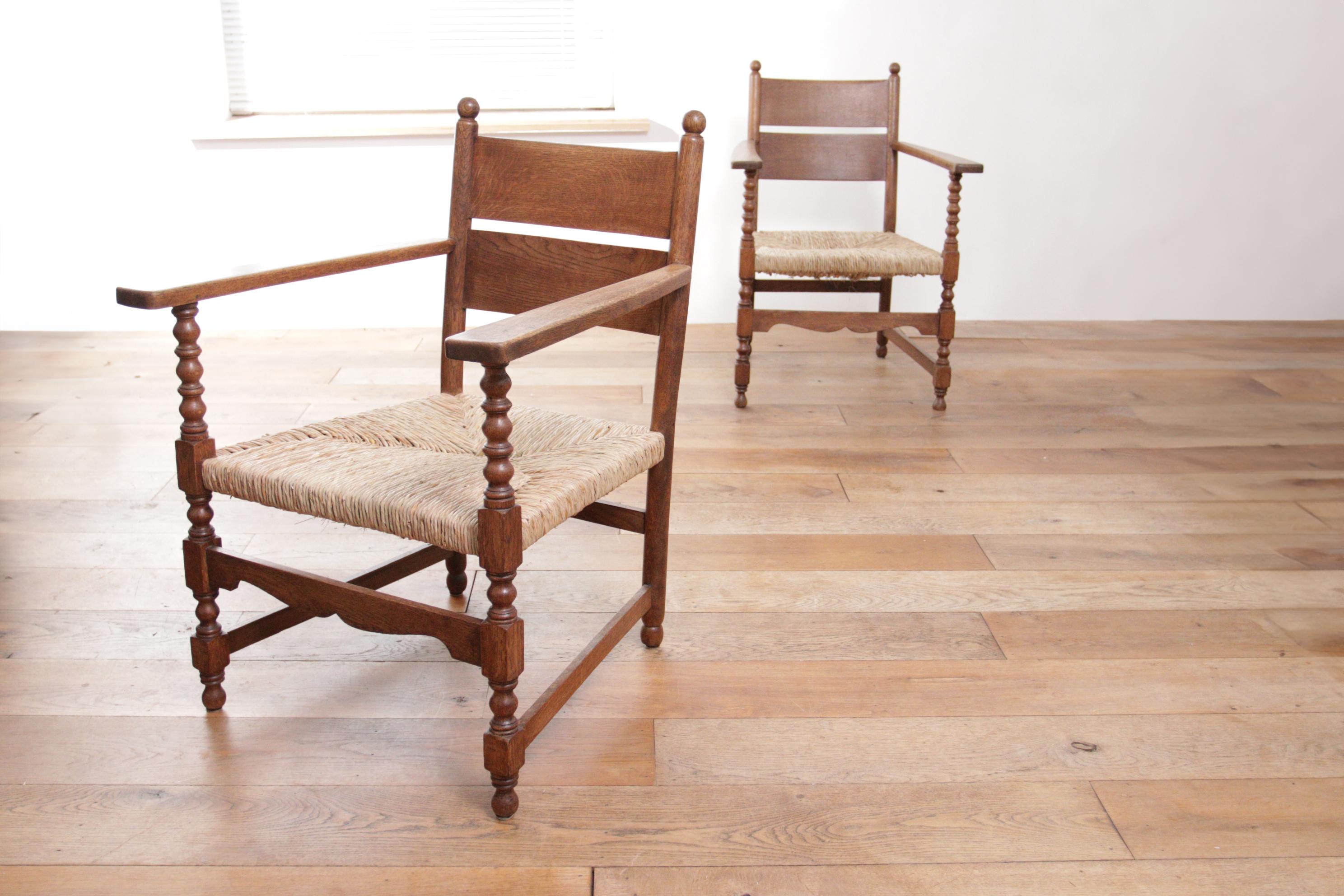 Beautiful armchair from the 1930s made of solid oak with a wicker woven seat.
Fit perfectly with the style of designers such as Charlotte Perriand and Charles Dudouyt.
Comfortable and a very nice warm appearance due to the use of only natural