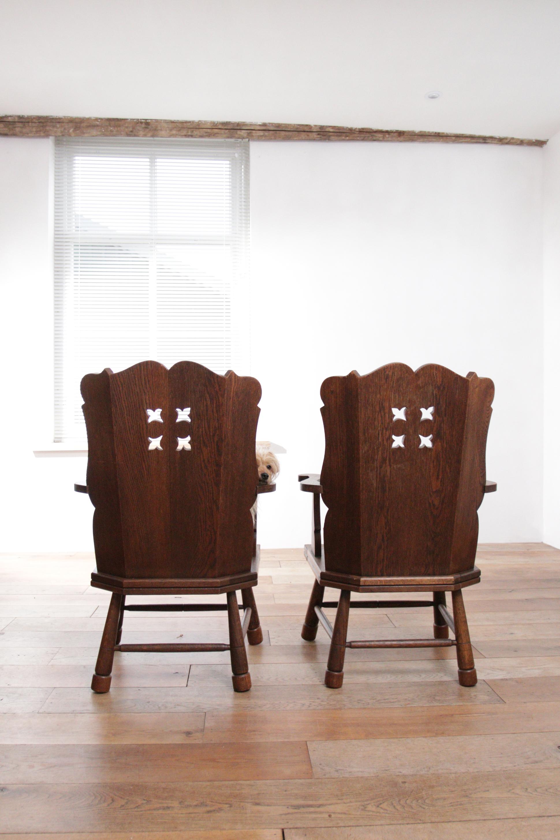 2 fauteuils de salon en jonc en chêne Wabi Sabi, style livre d'histoire néerlandais, datant d'environ 1935 en vente 5