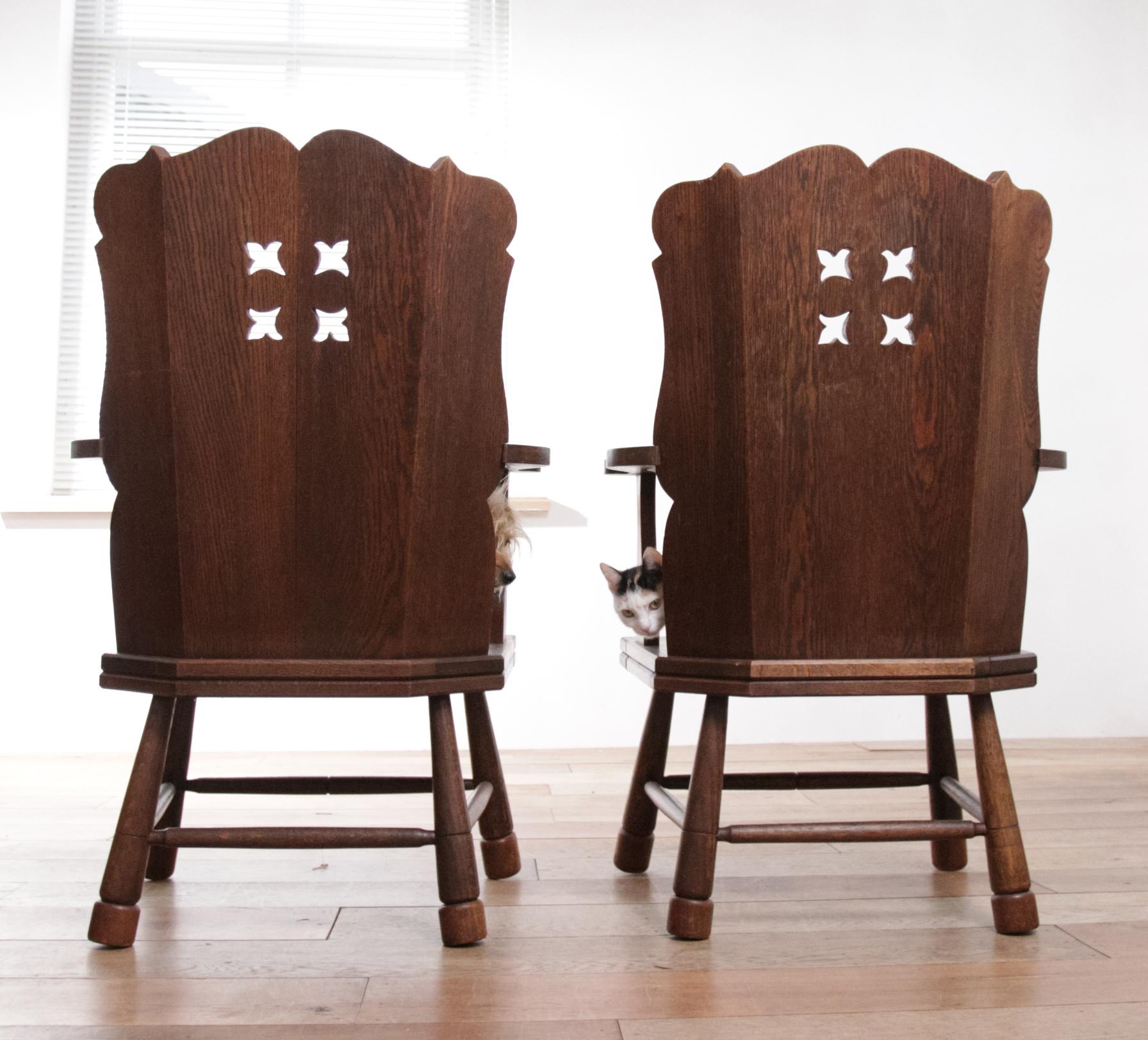 2 Dutch Story Book Brutalist Wabi Sabi Oak Rush Lounge Chairs, circa 1935 For Sale 8