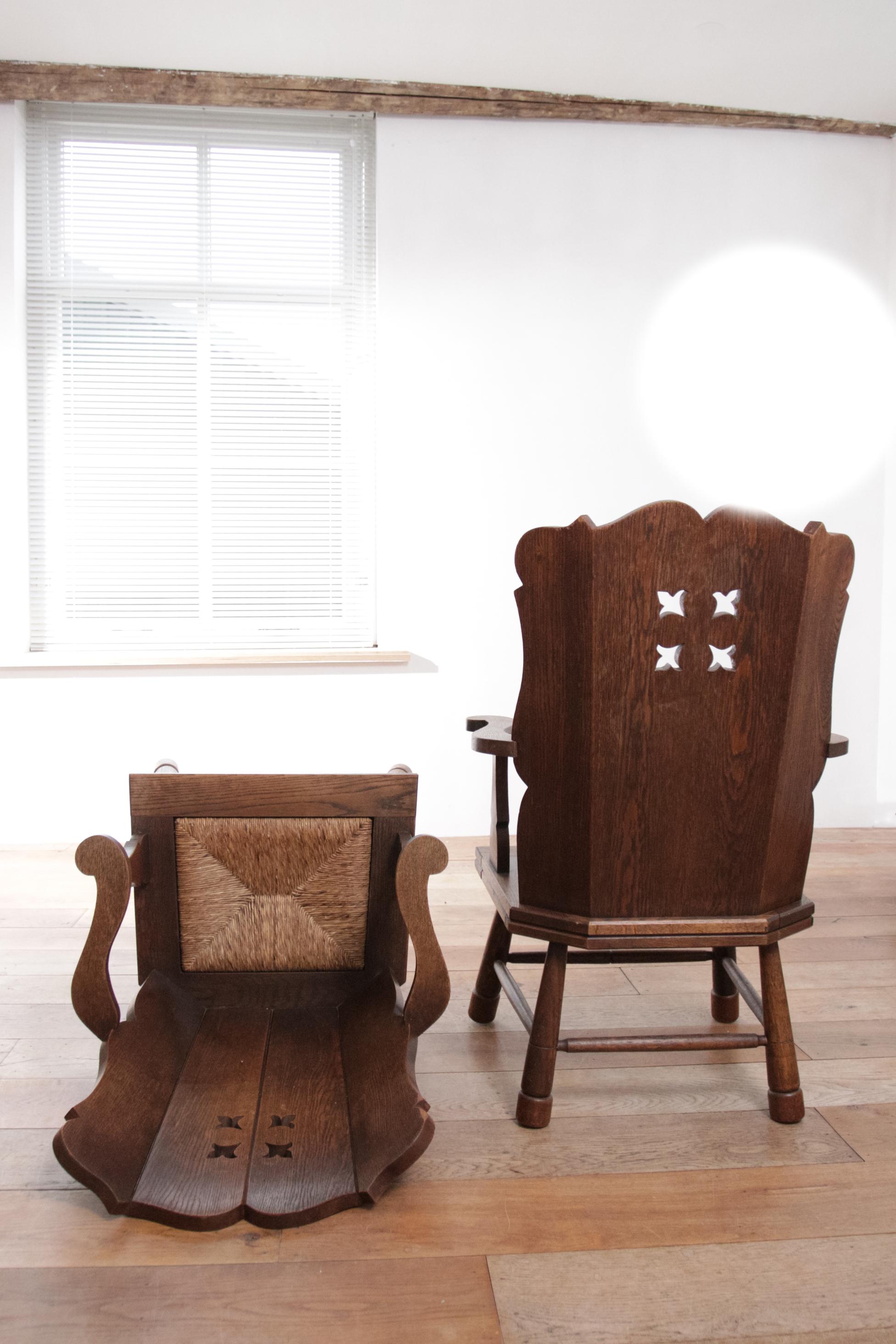 2 fauteuils de salon en jonc en chêne Wabi Sabi, style livre d'histoire néerlandais, datant d'environ 1935 en vente 8