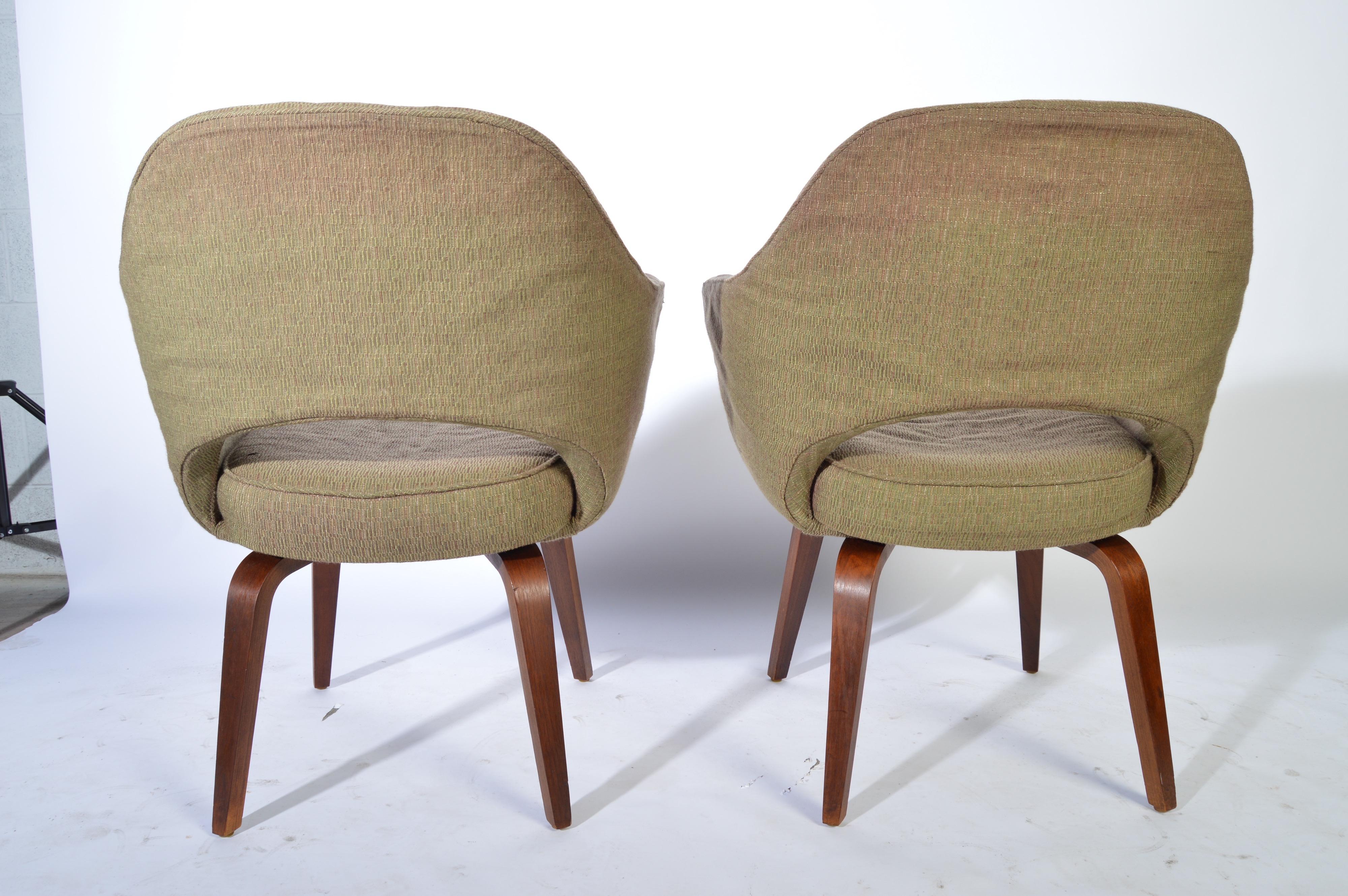 2 Eero Saarinen Bentwood Executive Chairs for Knoll-Series 71 In Fair Condition In Southampton, NJ