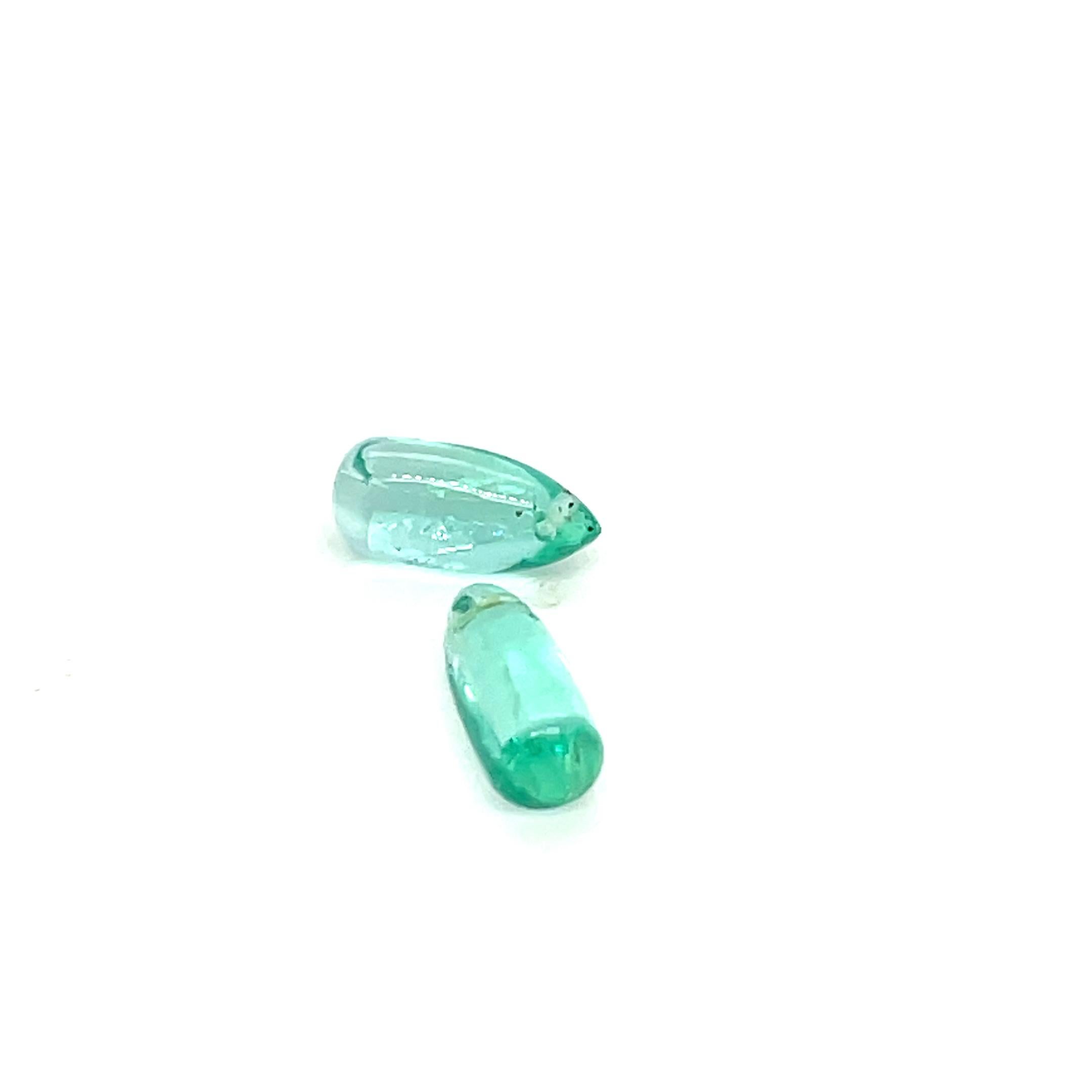 Eleva la tua collezione di gioielli con queste due splendide gocce di smeraldo, che pesano complessivamente 5,23 carati.

Provengono dallo Zambia. 


Gli smeraldi, spesso considerati la 