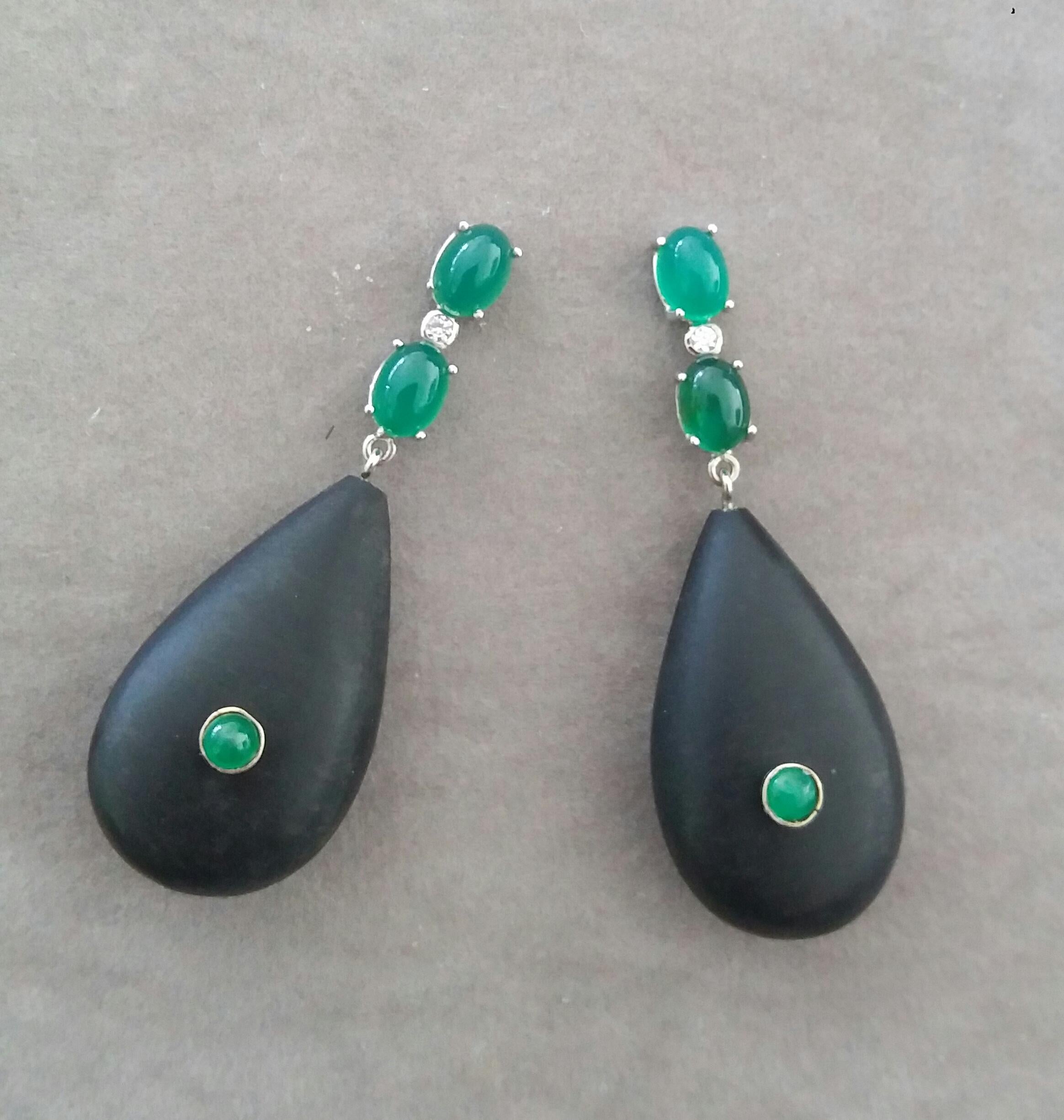 2 Emeralds Oval Cabs 14K White Gold Diamonds Ebony Wood Plain Drops Earrings In Good Condition For Sale In Bangkok, TH