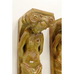 2 cariatides en terre cuite émaillée datant d'environ 1930