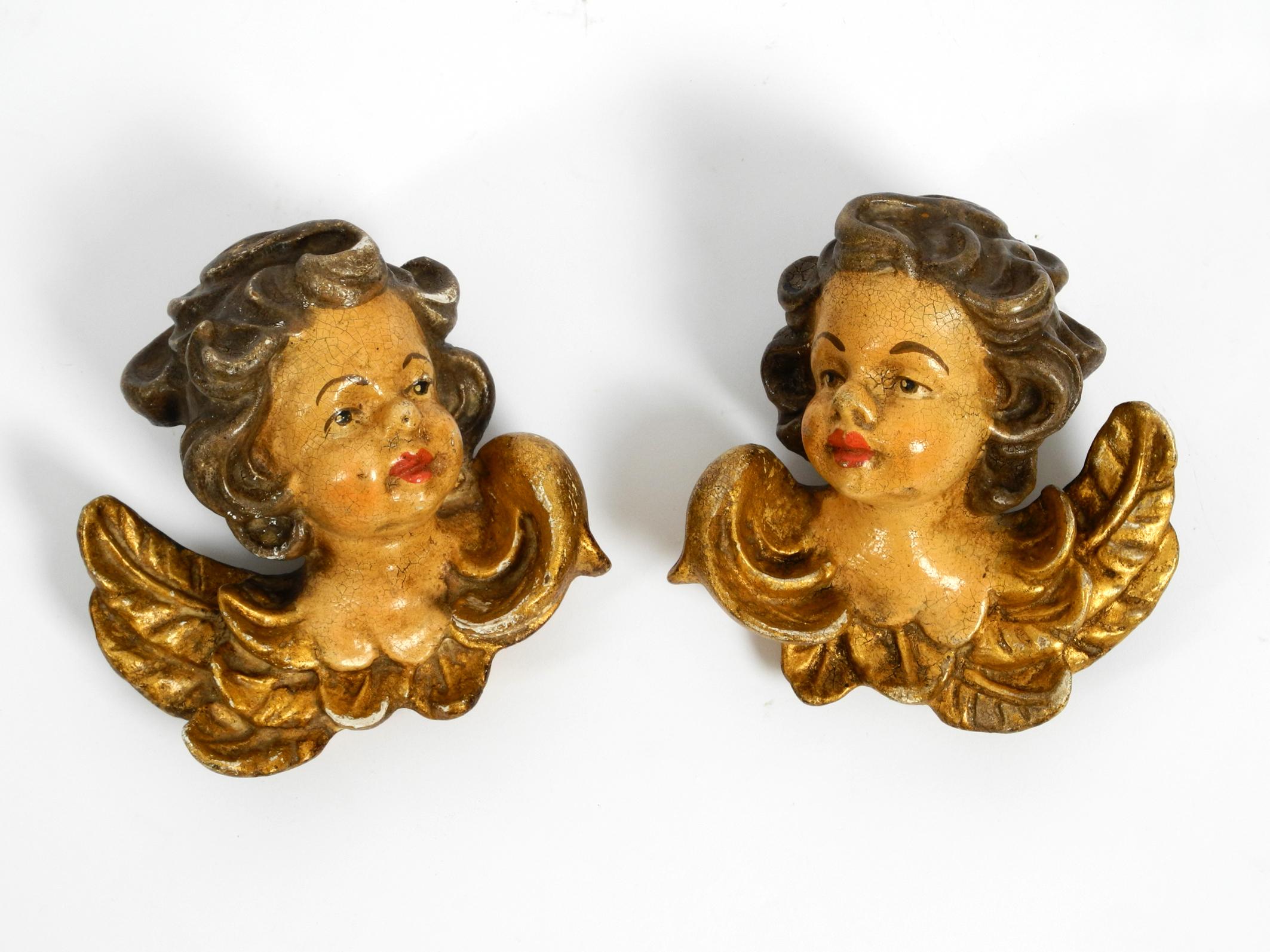 2 Enchanting Little Handmade Italian Wooden Angel Heads from the 1930s to Hang In Good Condition In München, DE