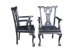 2 poltrone inglesi in stile Chippendale in mogano dipinto di nero con Ball and Claw