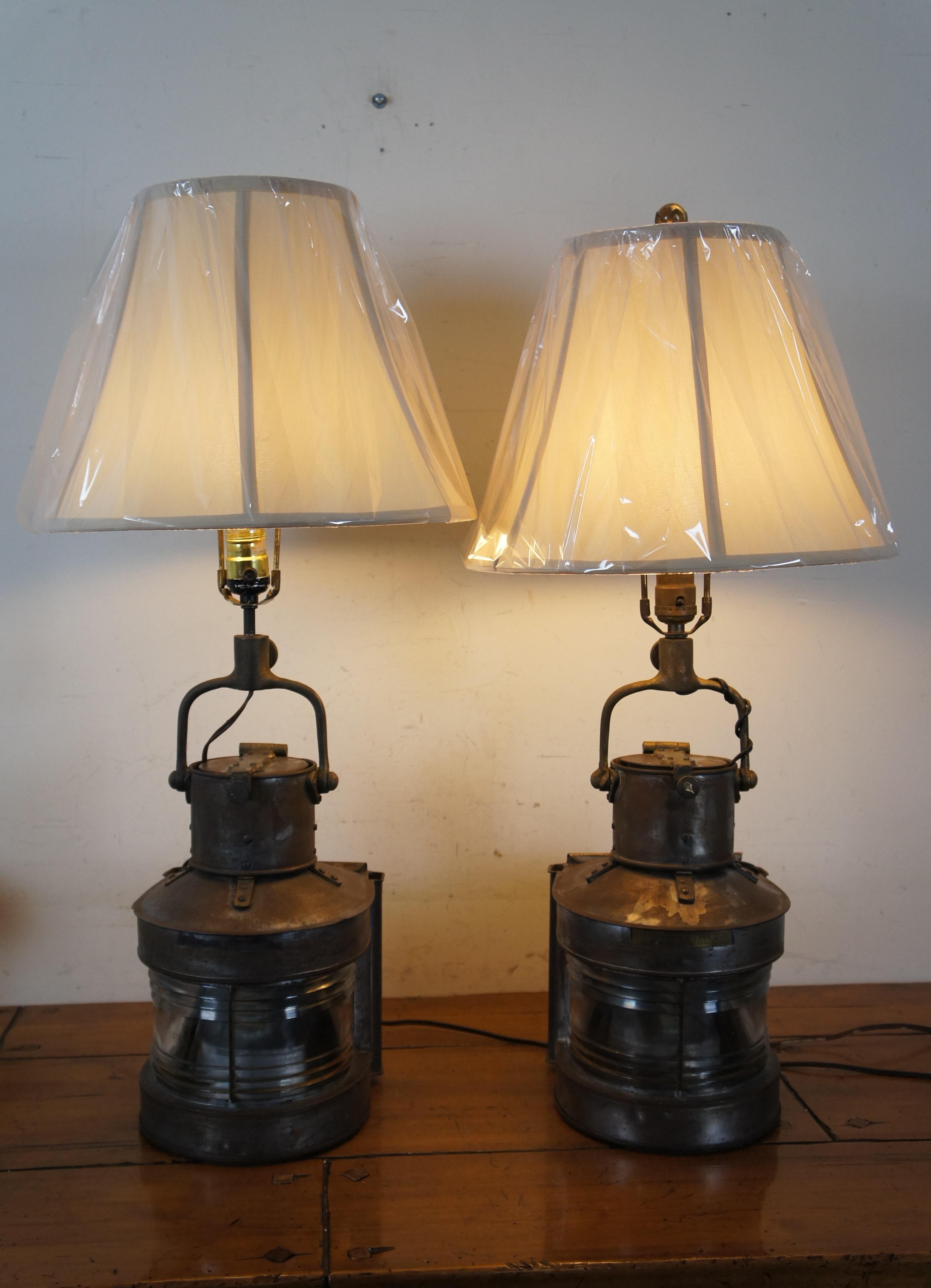 2 Lampes de table anglaises WWII Masthead Patt 25A Nautical Martime Marine Lantern en vente 6