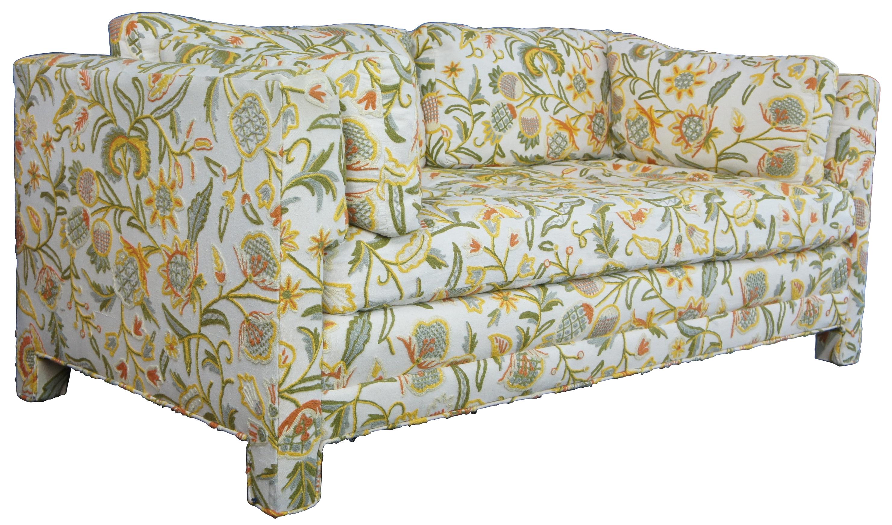 2 Erwin Lambeth Mid-Century Modern Parsons Style Crewel Sofa Settee Love Seats In Good Condition In Dayton, OH