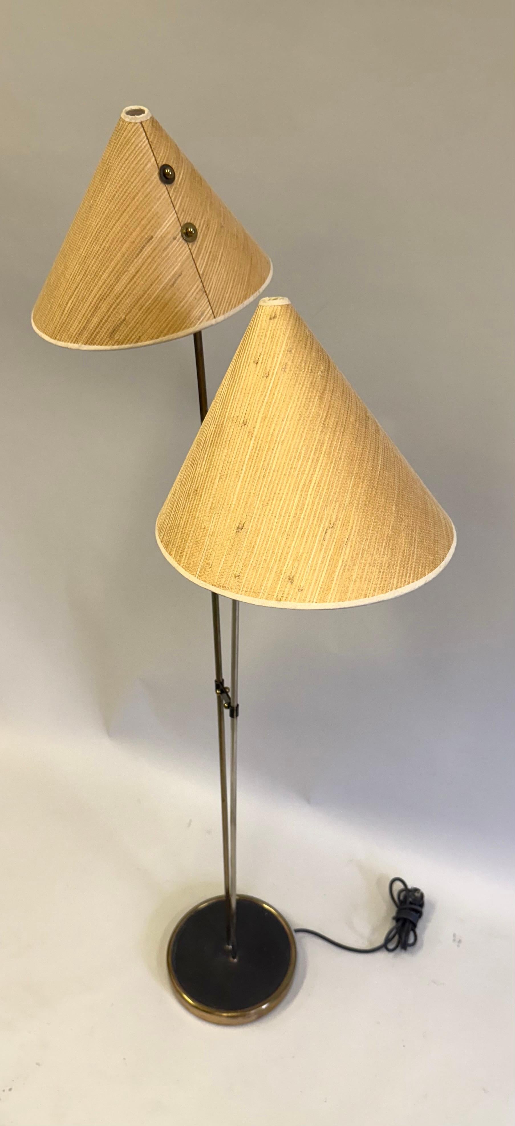 2 Lampade da terra europee della metà del secolo moderno / tardo Art Deco di Karl Hagenauer in vendita 2