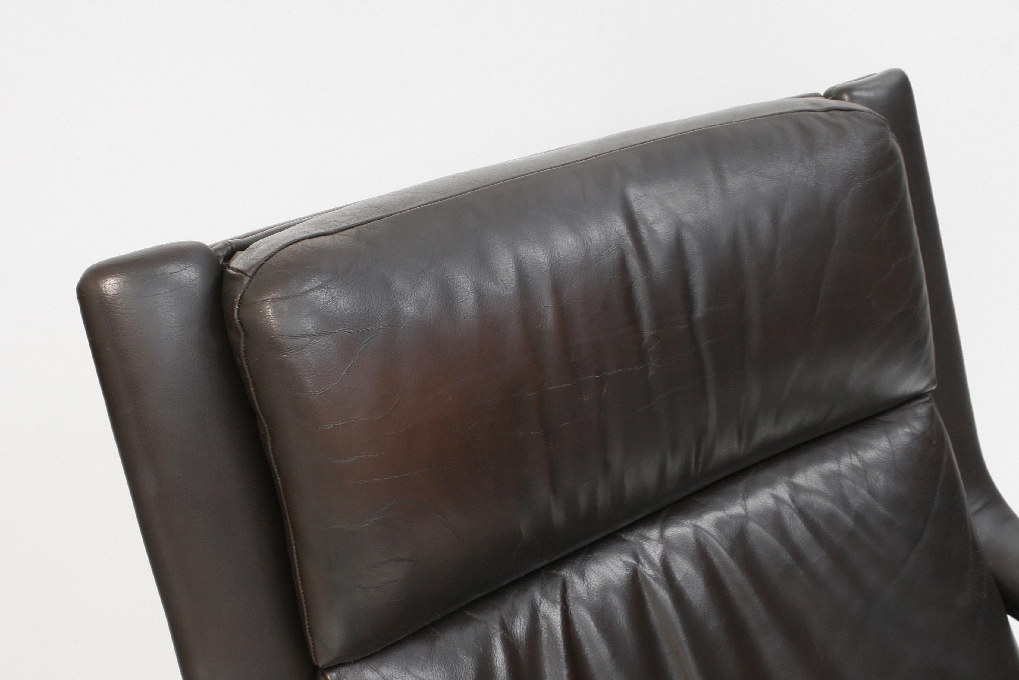 2 F152 Leather Swivel Lounge Chairs by Geoffrey D Harcourt for Artifort, 1970s For Sale 3