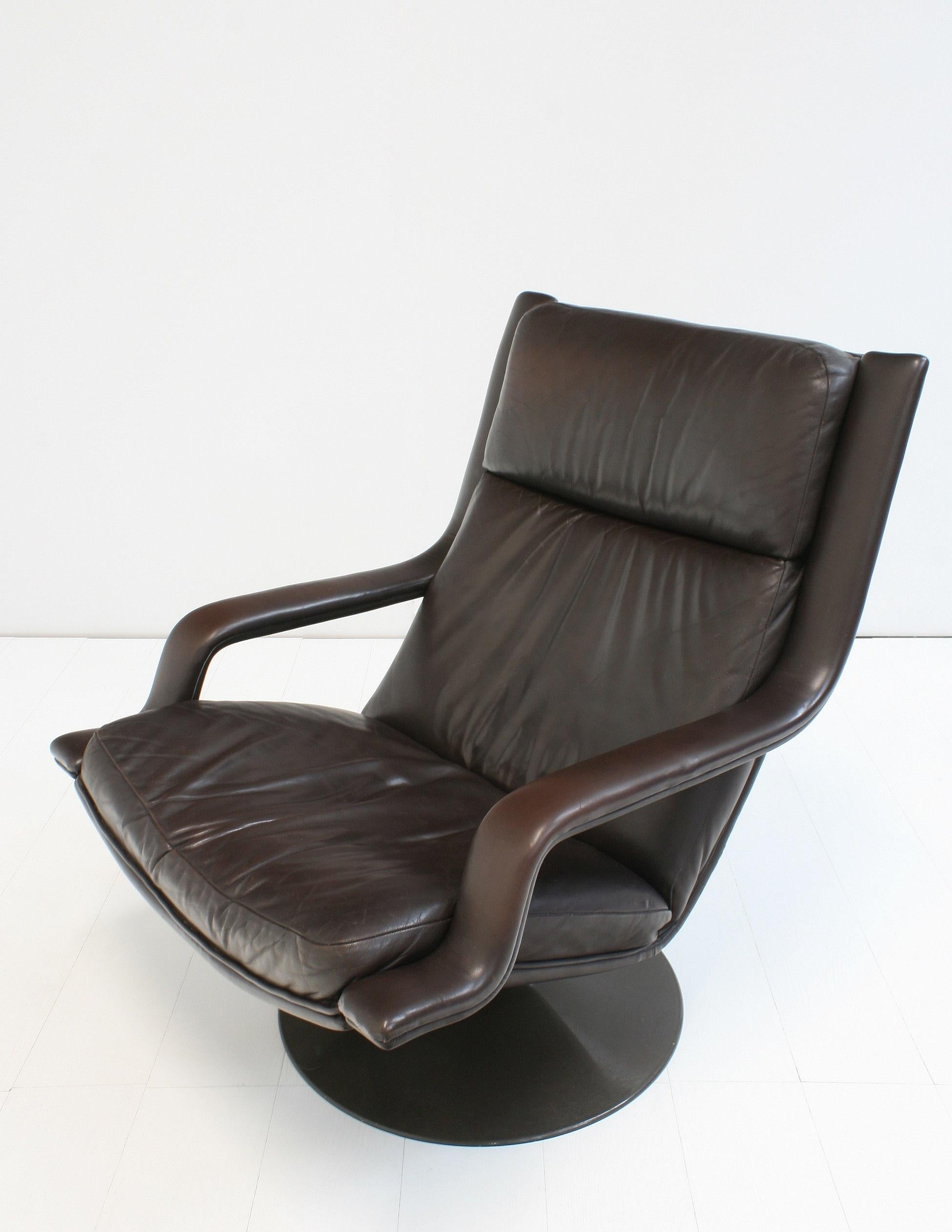 2 F152 Leather Swivel Lounge Chairs by Geoffrey D Harcourt for Artifort, 1970s For Sale 5