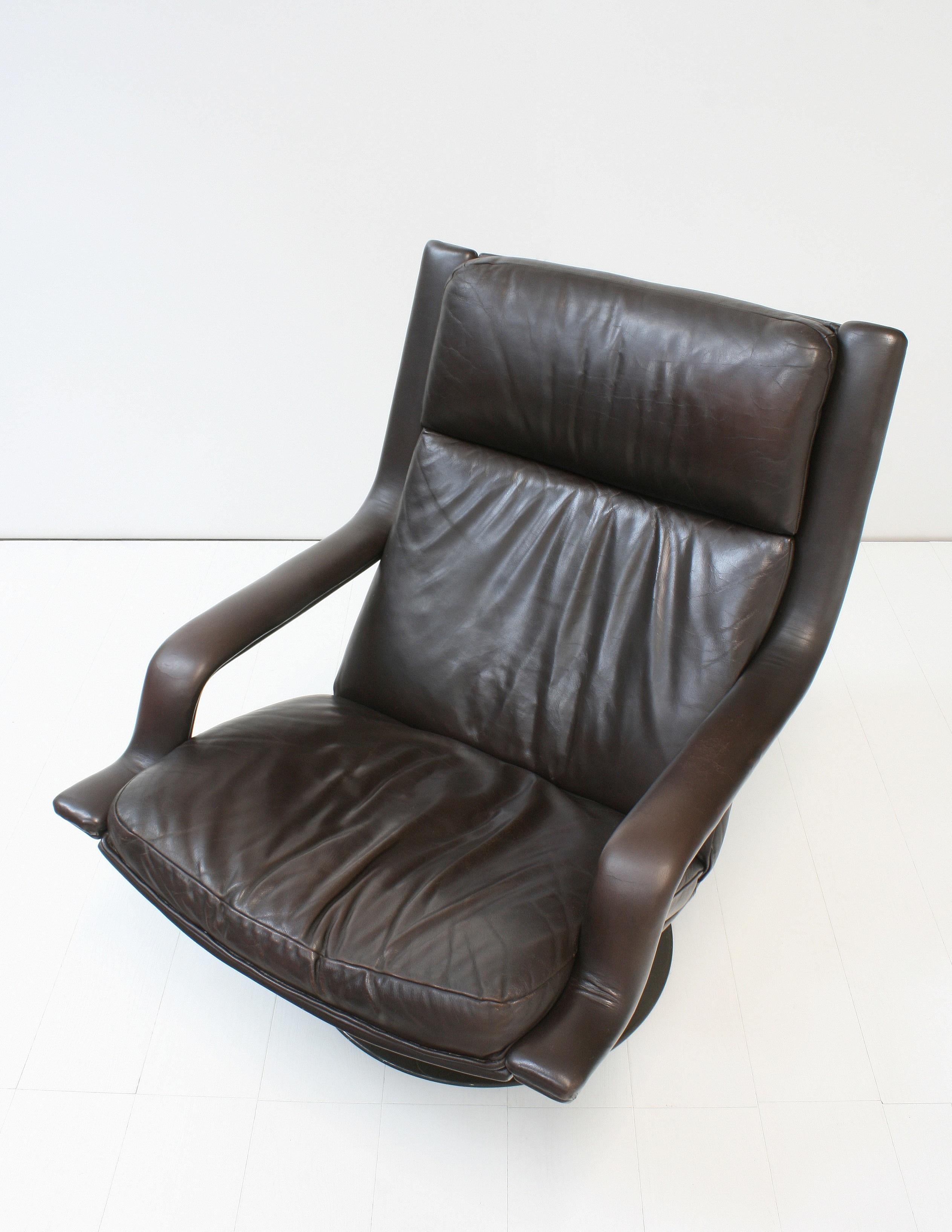 2 F152 Leather Swivel Lounge Chairs by Geoffrey D Harcourt for Artifort, 1970s For Sale 2
